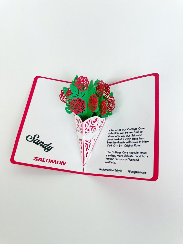 Pop-up card with 3D paper rose bouquet for the Cottage Core collection