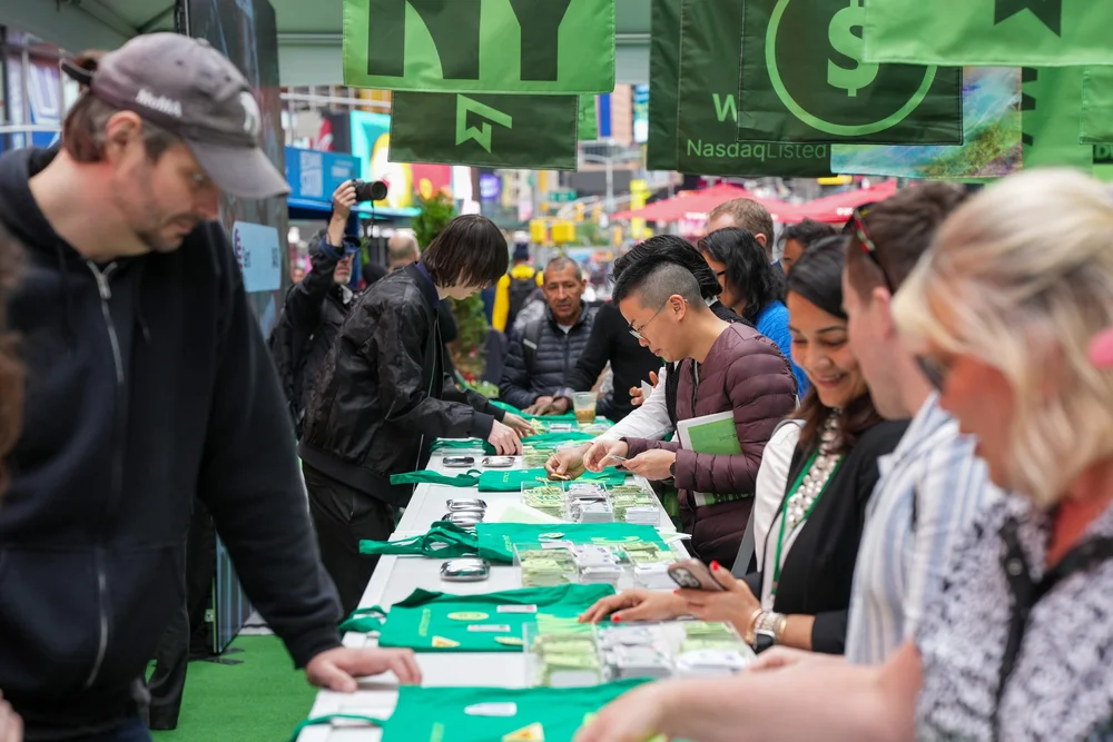 Tote bag customization for Wise in Times Square