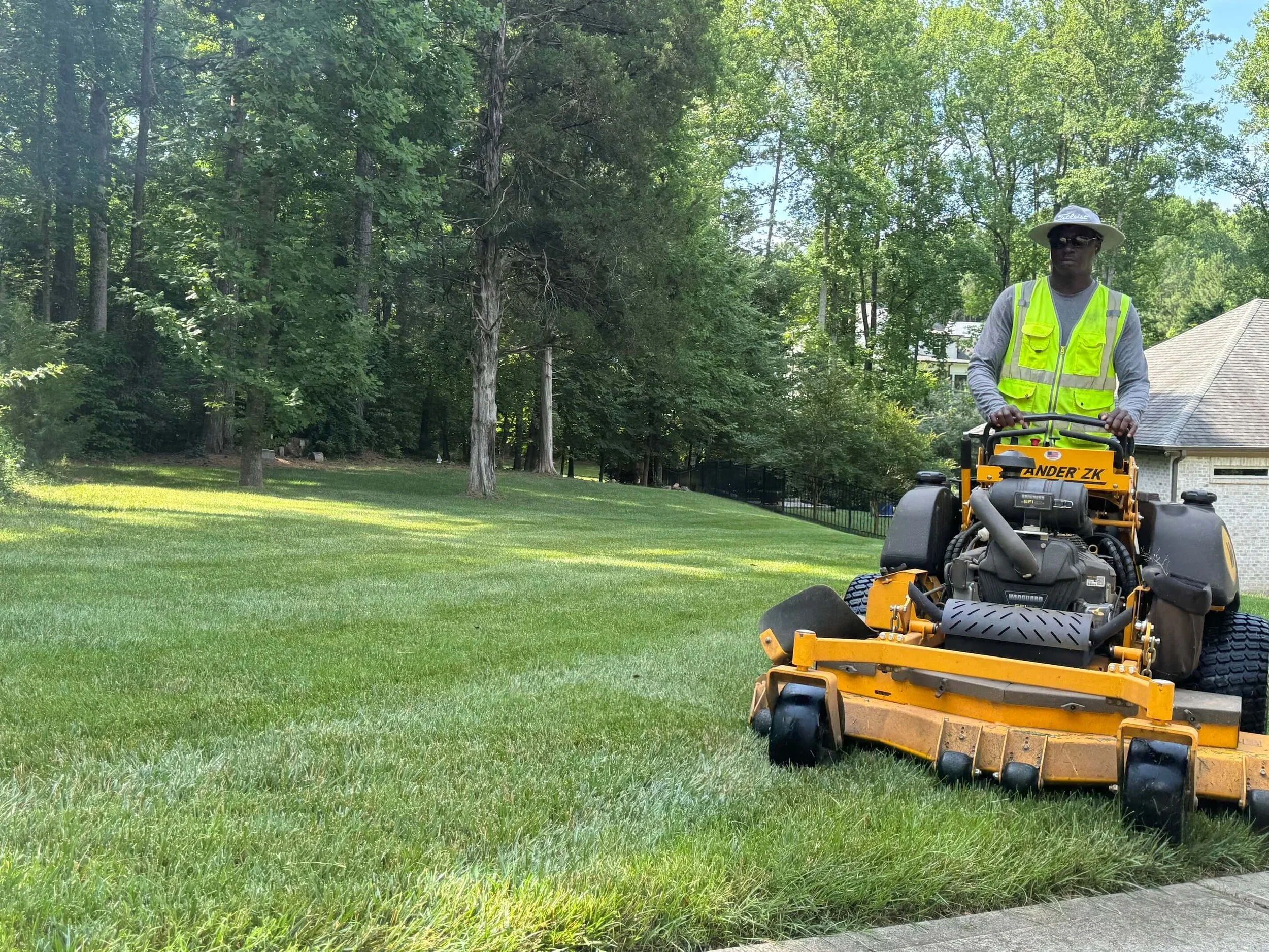 Seasonal Lawn Maintenance