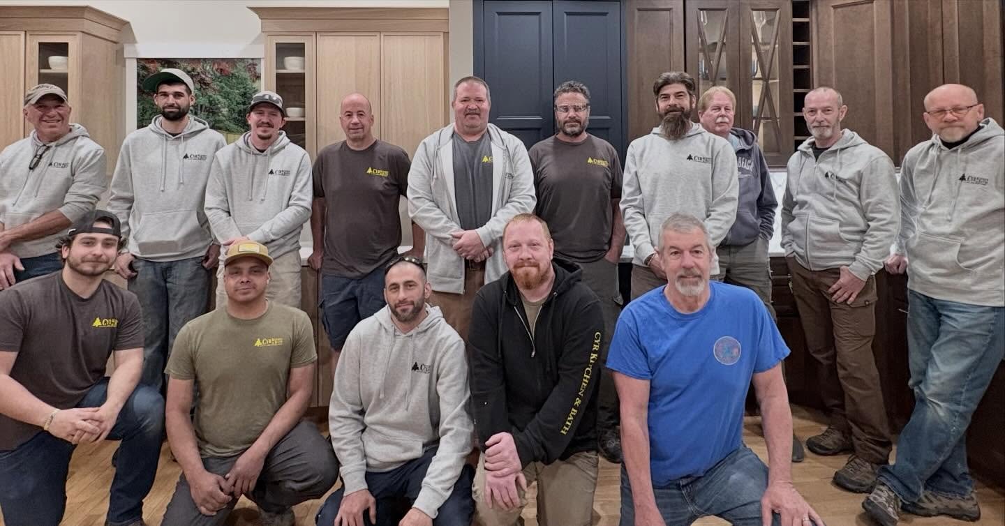 Install Team 🔨💪

No outsourcing here! An in-house, skilled team that gets your project done from start to finish. 

#kitchenremodel #bathroomremodel #nh #homeremodel