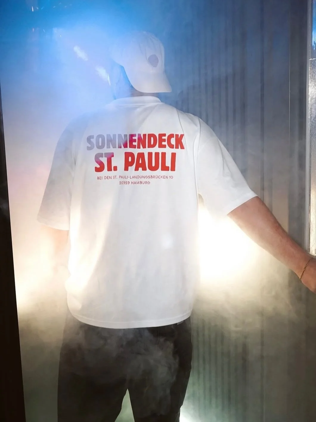 Good branding deserves good merch.
Personalisierte, nachhaltige Produkte, die eure Brand sichtbar machen.