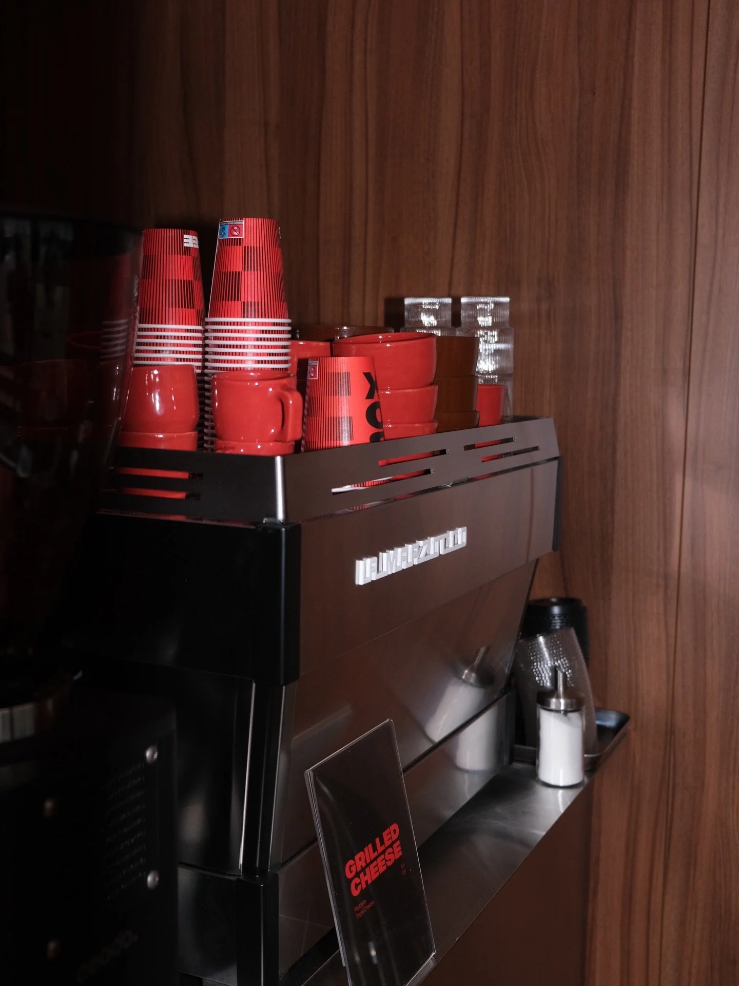 HAPPY OPENING @boxcoffee.de 

Von der ersten Idee bis zur Er&ouml;ffnung.
Von der Markenentwicklung &uuml;ber das Store Design bis hin zum finalen Opening.

Und jetzt geht es erst richtig los ☕️🔥