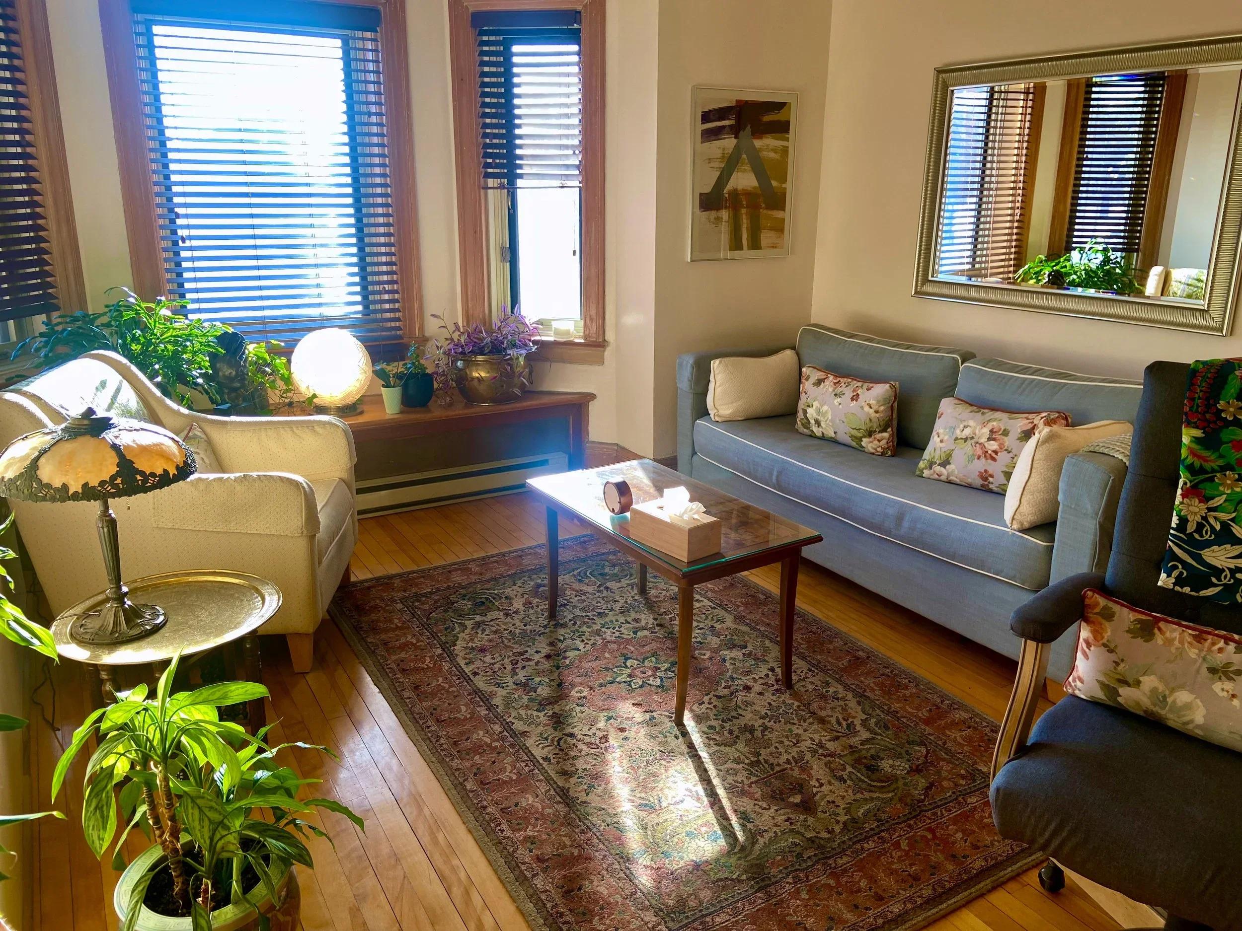 Warm and welcoming therapy office space in Westmount Montreal where Adrienne Durst sees clients in person
