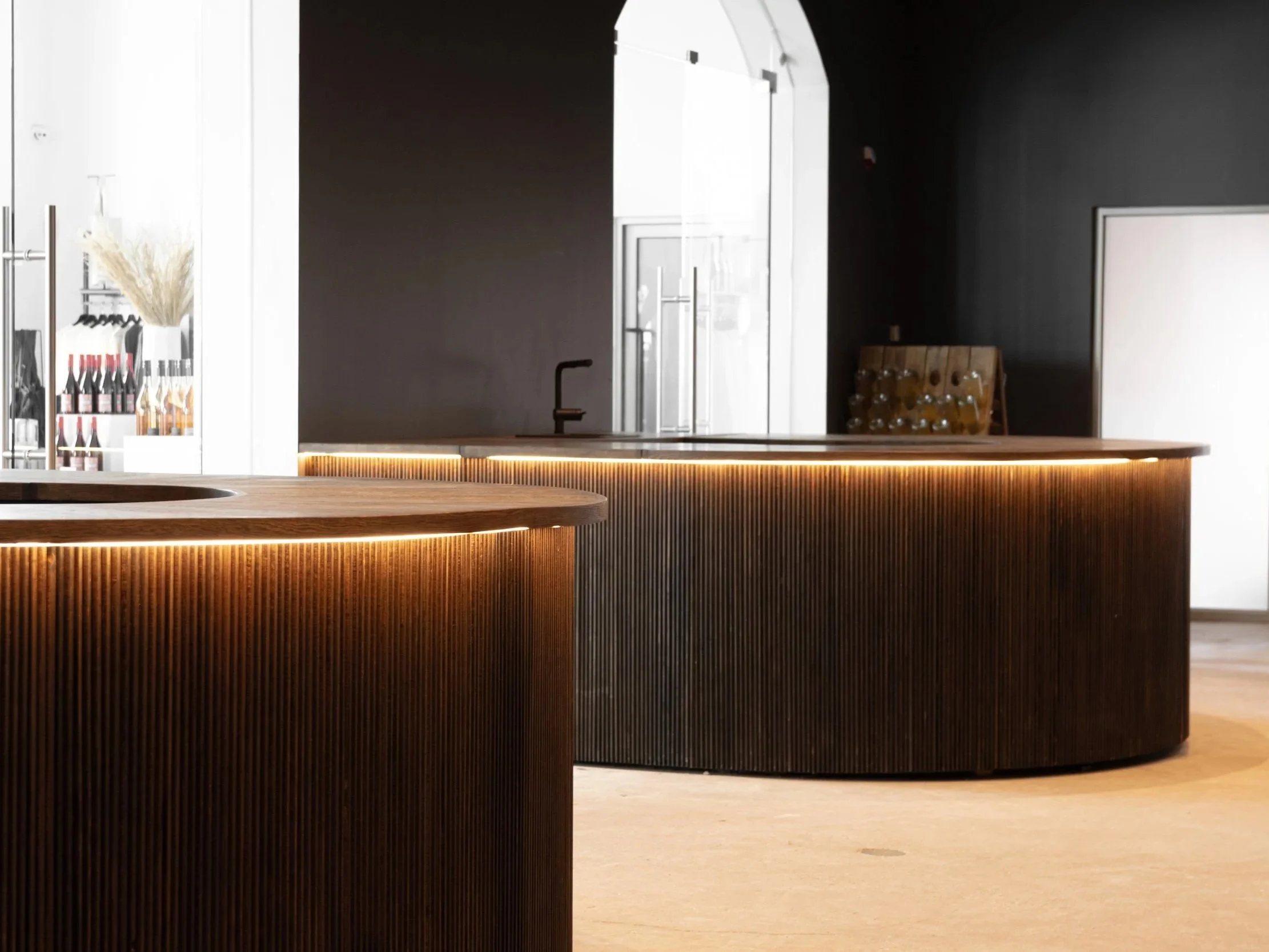 benjamin bridge winery bars