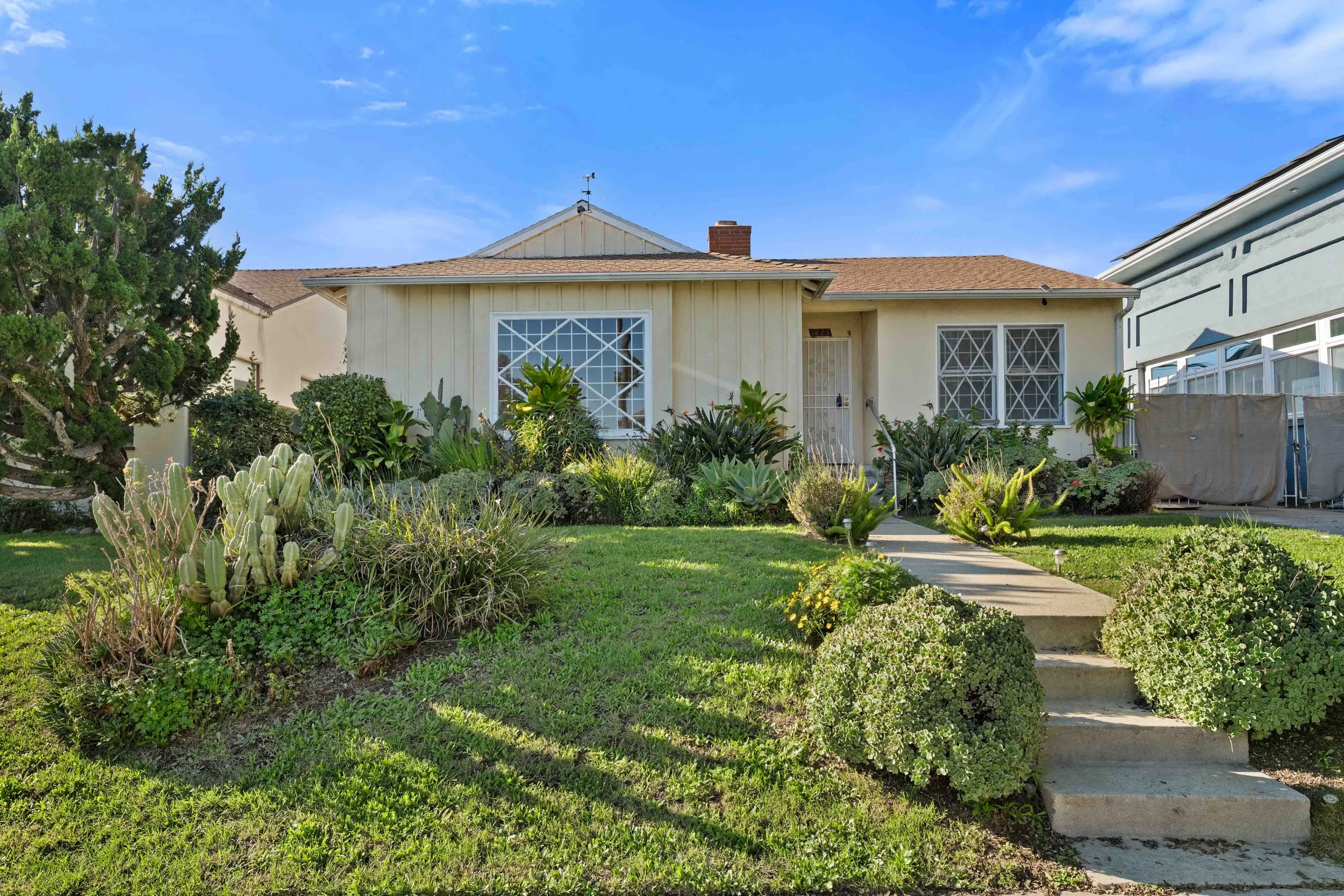 Front View of 1423 S. Spaulding Avenue