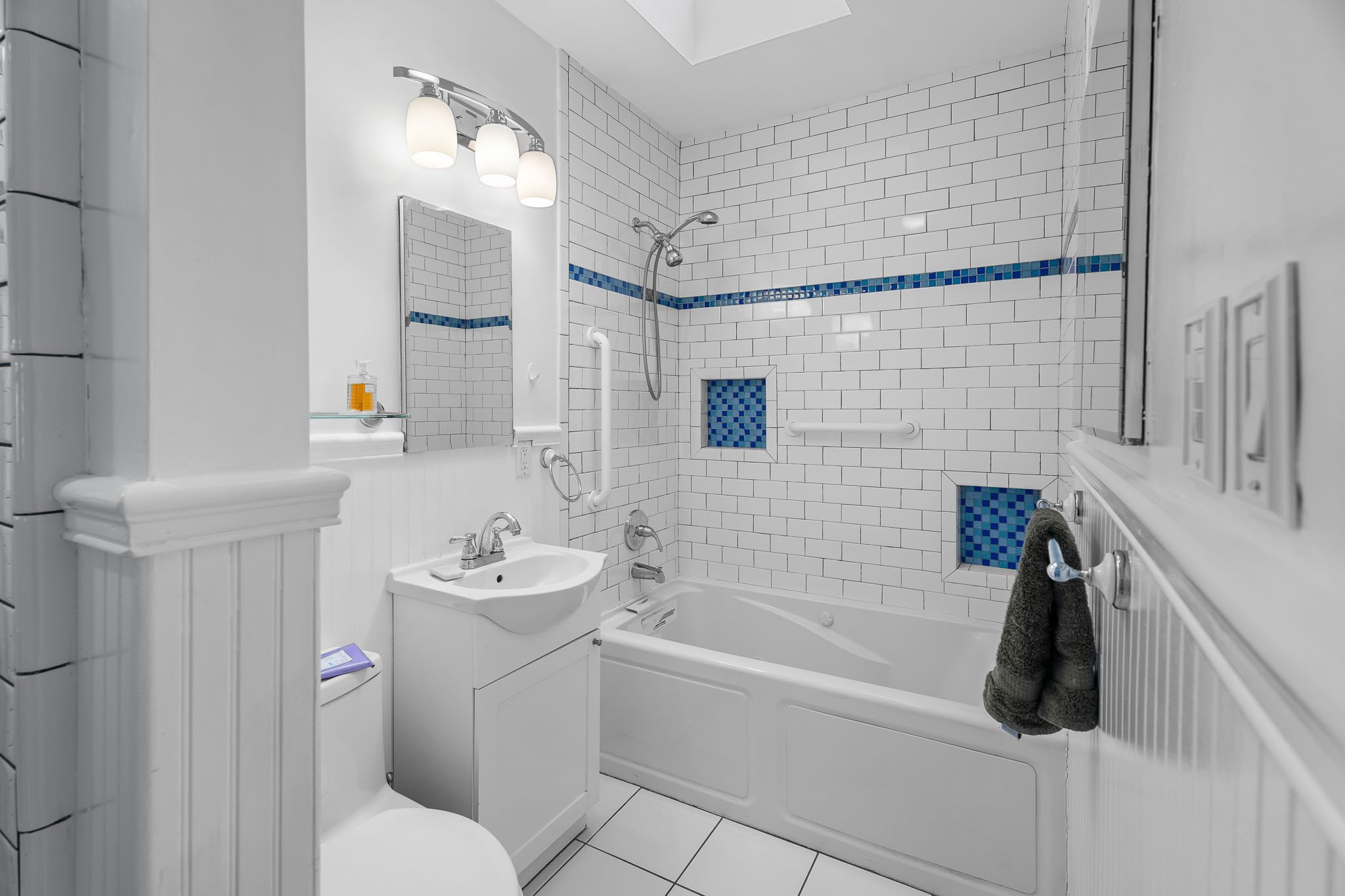 7524-Cleon-Avenue-Primary Bath.jpg