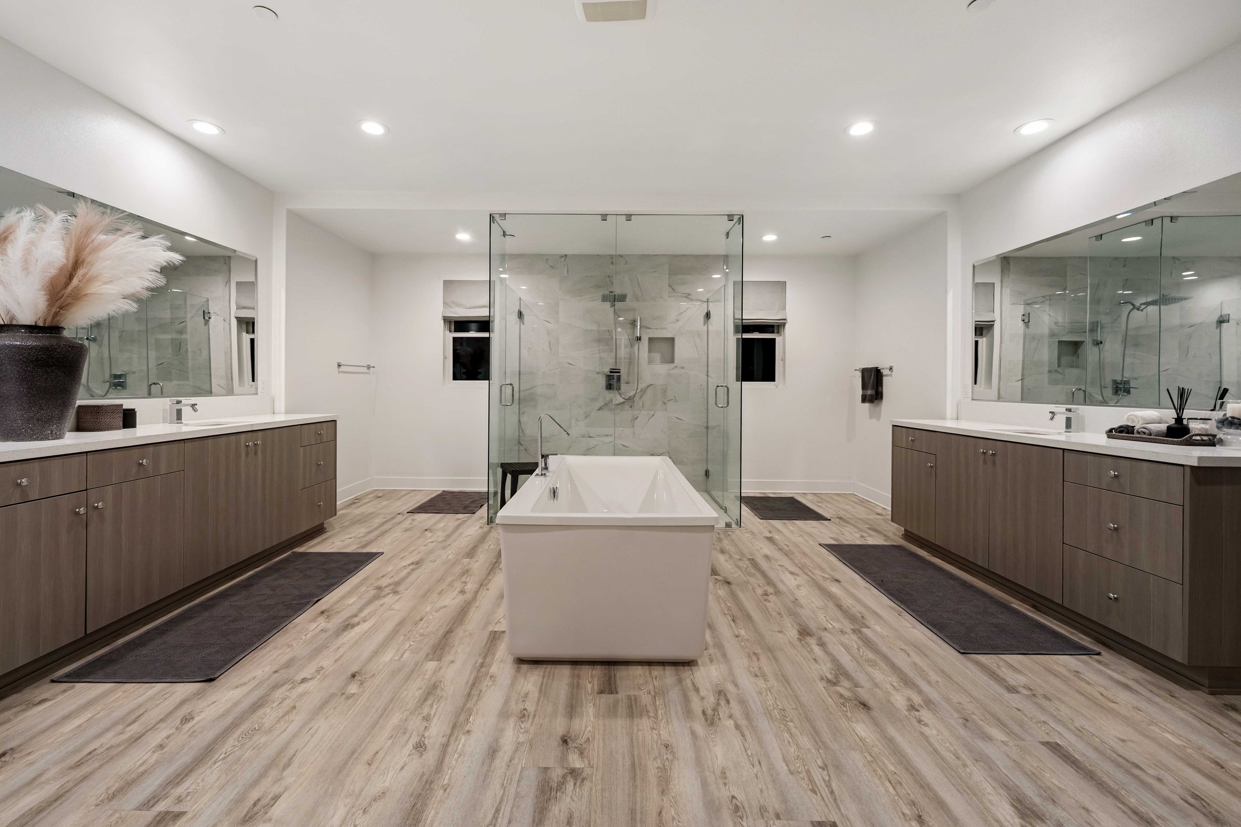 Soaking Tub and Standing Shower