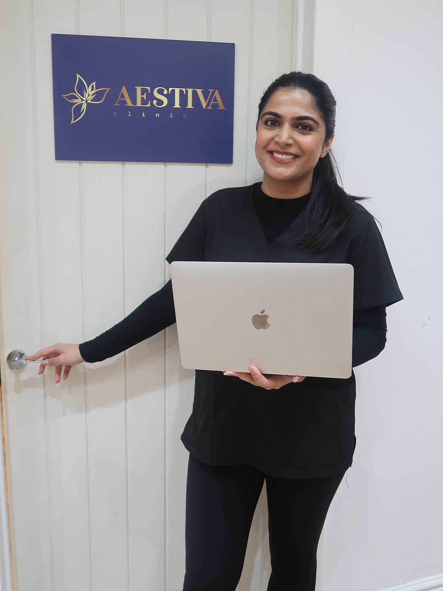 Content days with @aestiva_clinic 🫶💙

There&rsquo;s nothing more powerful than capturing a brand in its element&hellip;the treatments, the expertise, the little in-between moments that build trust before a client even walks through the door.

But h
