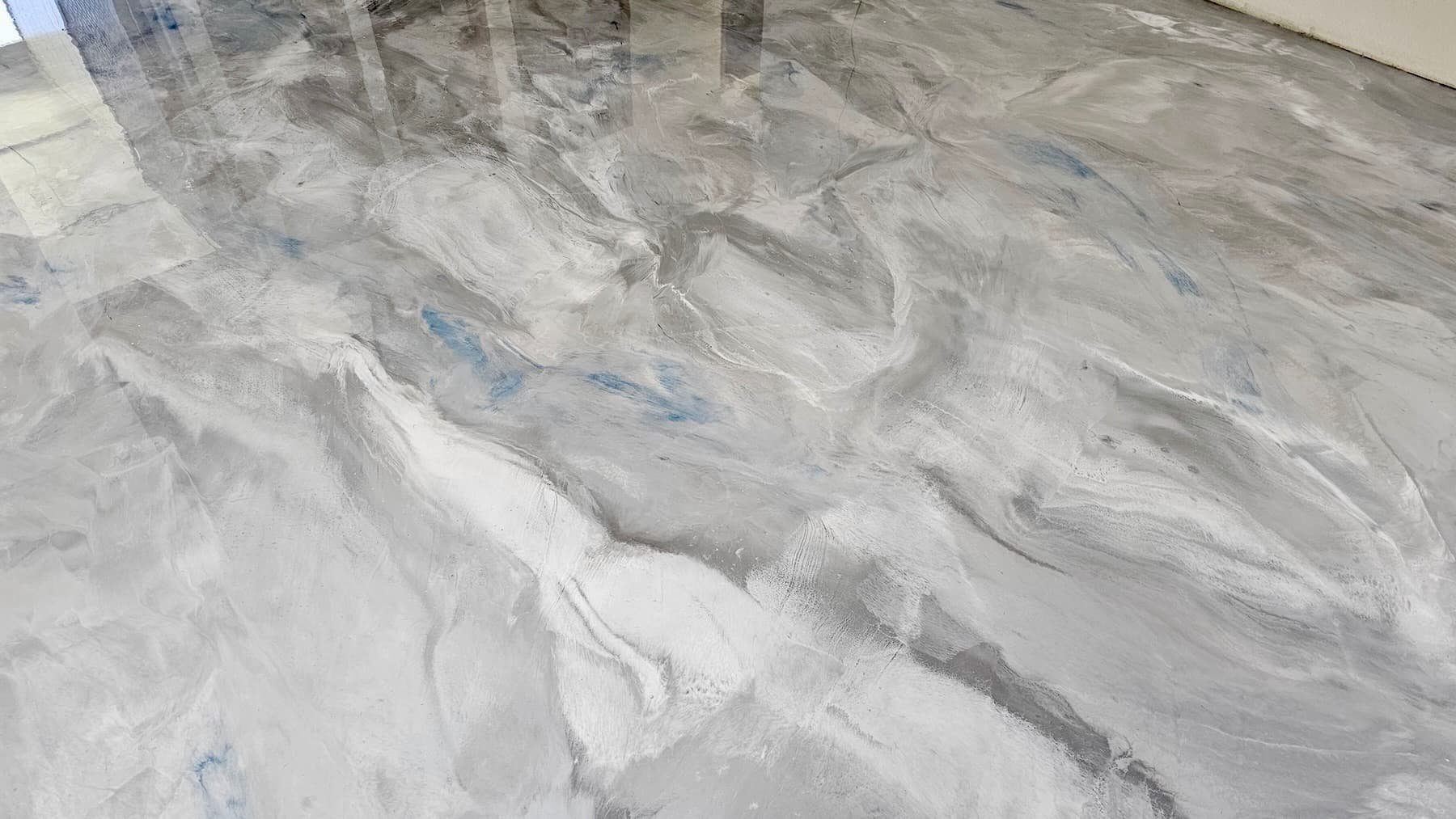 finished_metallic_marble_epoxy_floor-2_92ed5ef9-0923-43b4-a6e3-0b7f65fb23e0.jpg