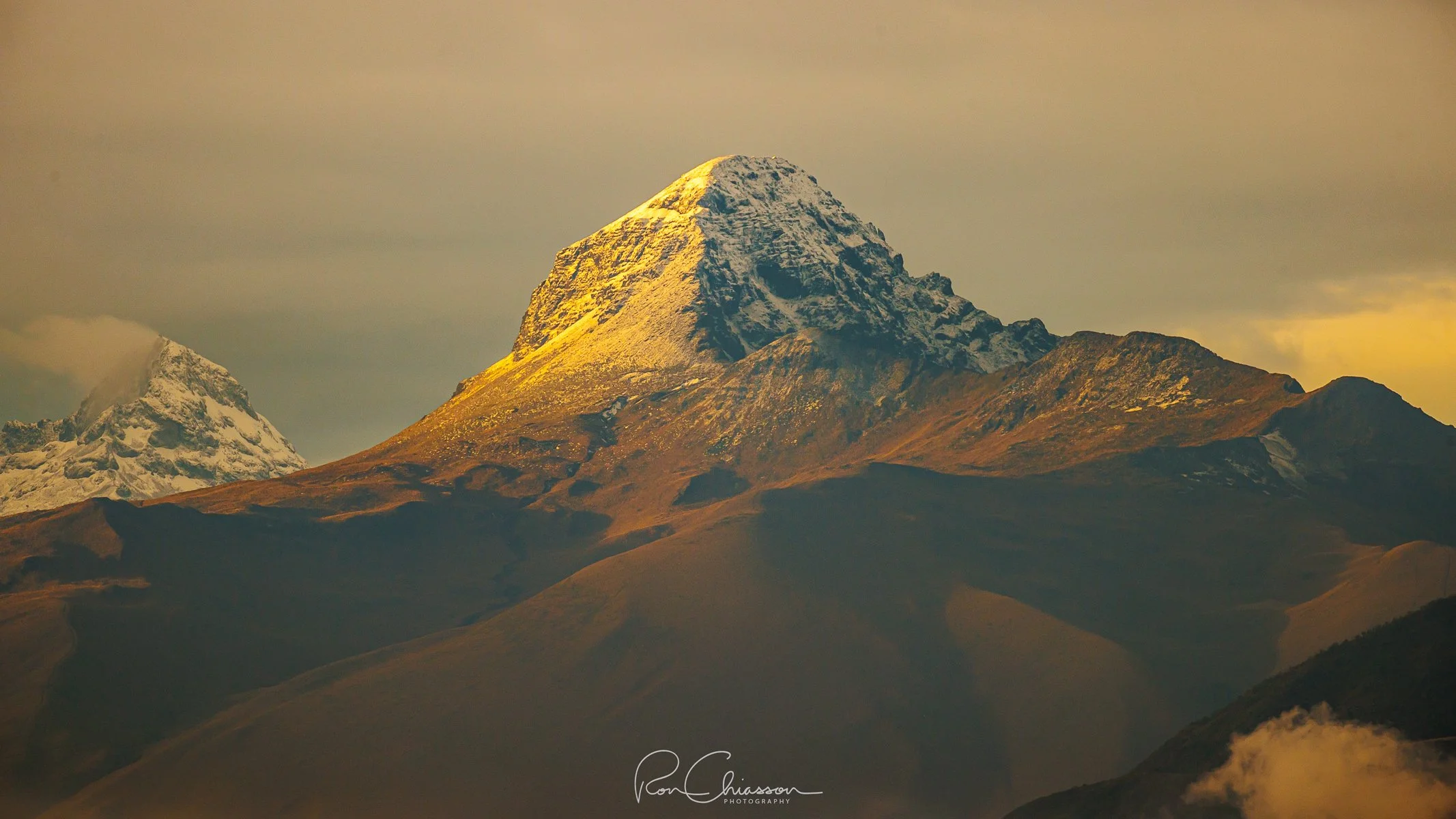 Volcan Corazon in the early morning light. ©Ron Chiasson Photography @rsonphoto.