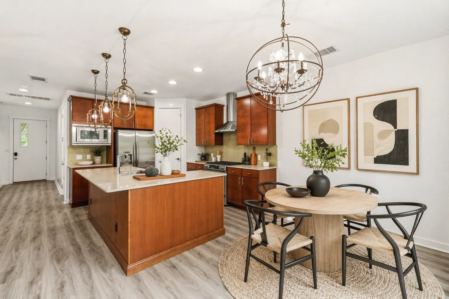 Kitchen + Breakfast Nook
