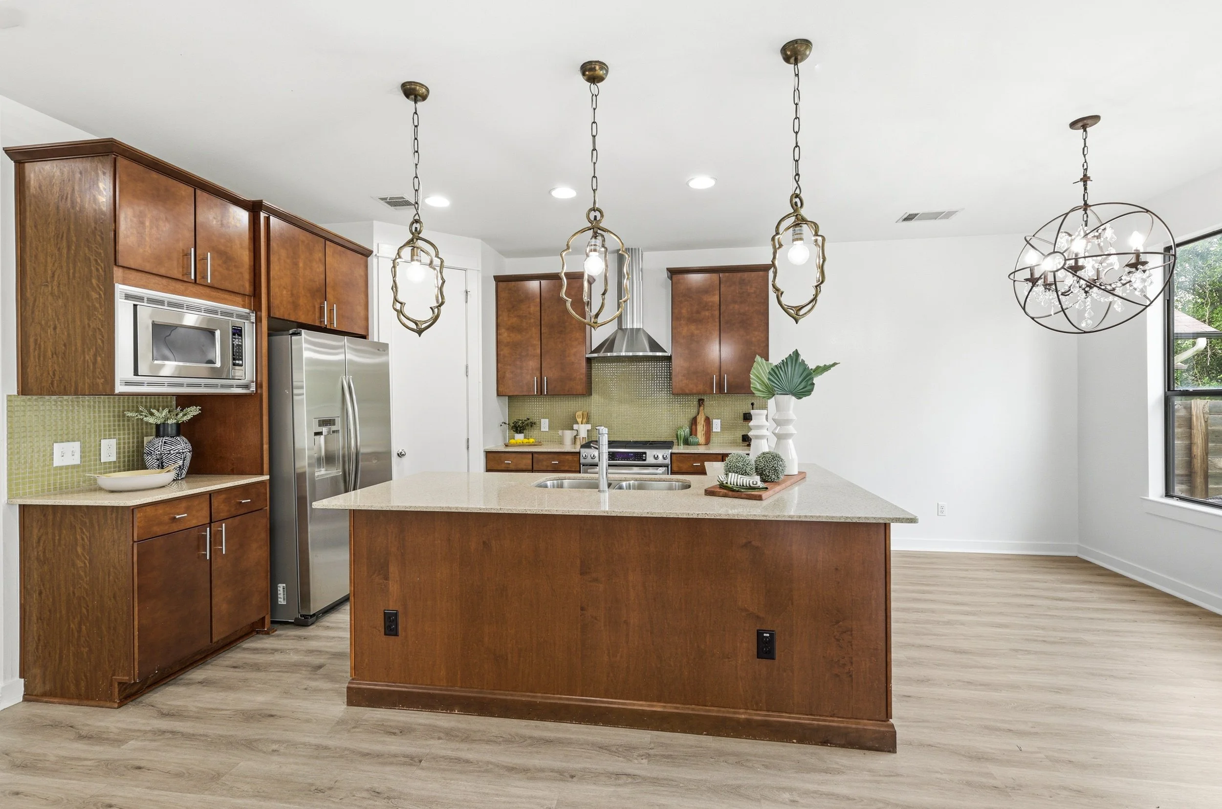 Kitchen - Spacious Island & Pendant Lighting