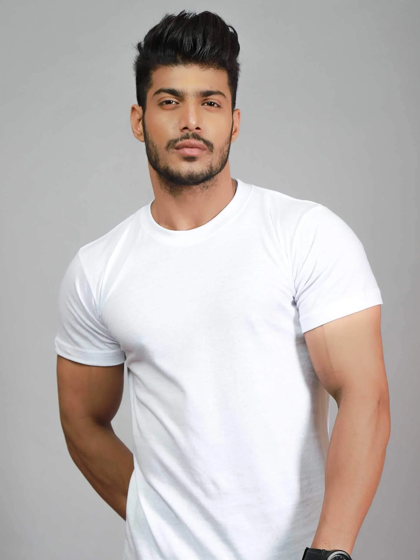 White-Round-Neck-T-Shirt-1.jpg
