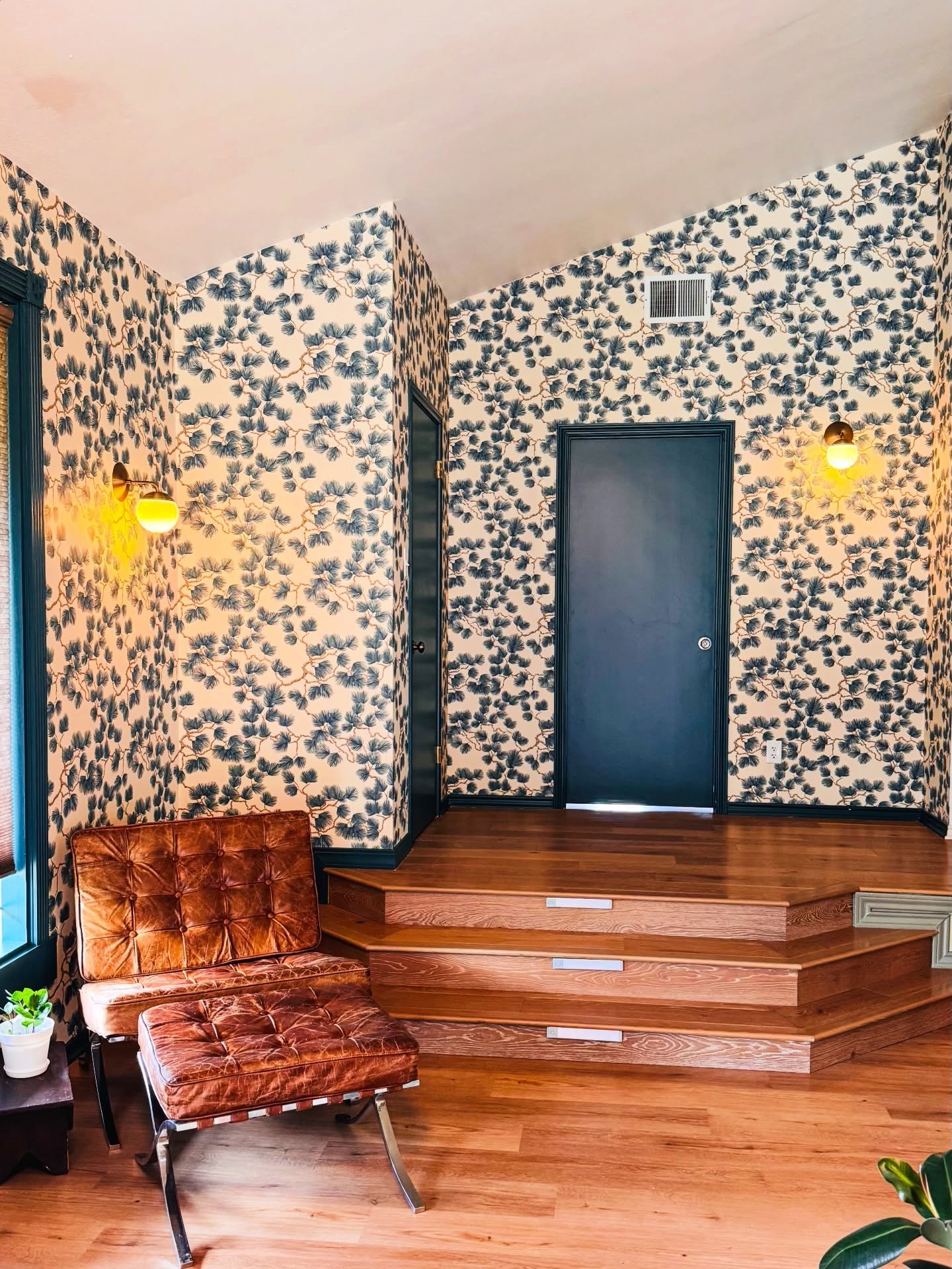 800+ square feet of pure transformation this week in Dripping Springs. 🙌🏼😻

We wrapped this stunning entry in @sandbergwallpaper &ldquo;Pine, Blue&rdquo; wallpaper&hellip;and the result feels like stepping into a Scandinavian dream tucked into the