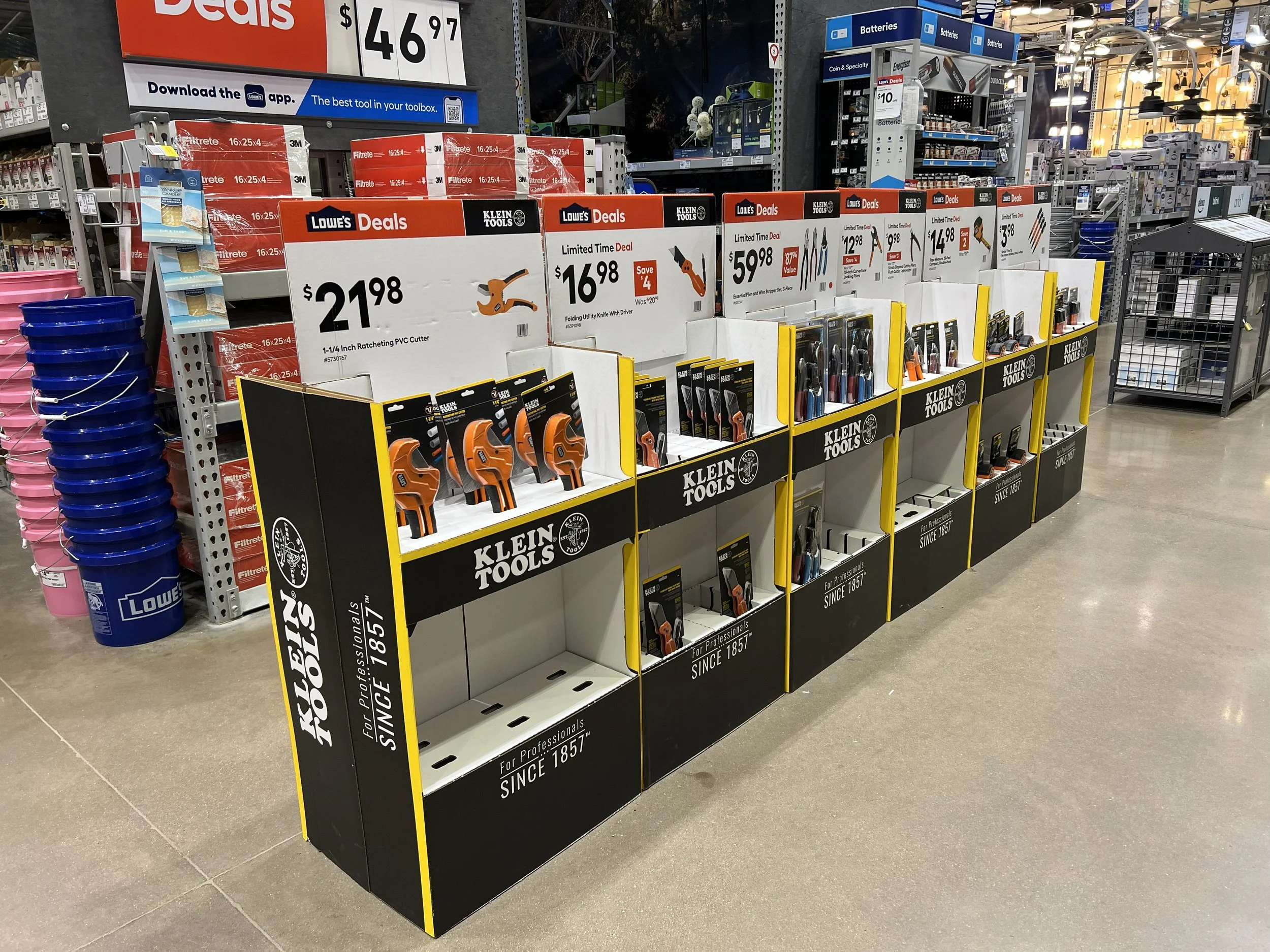 Industries served including retail, manufacturing, food and beverage, financial services, technology, and consumer brands supported through scalable production and fulfillment.