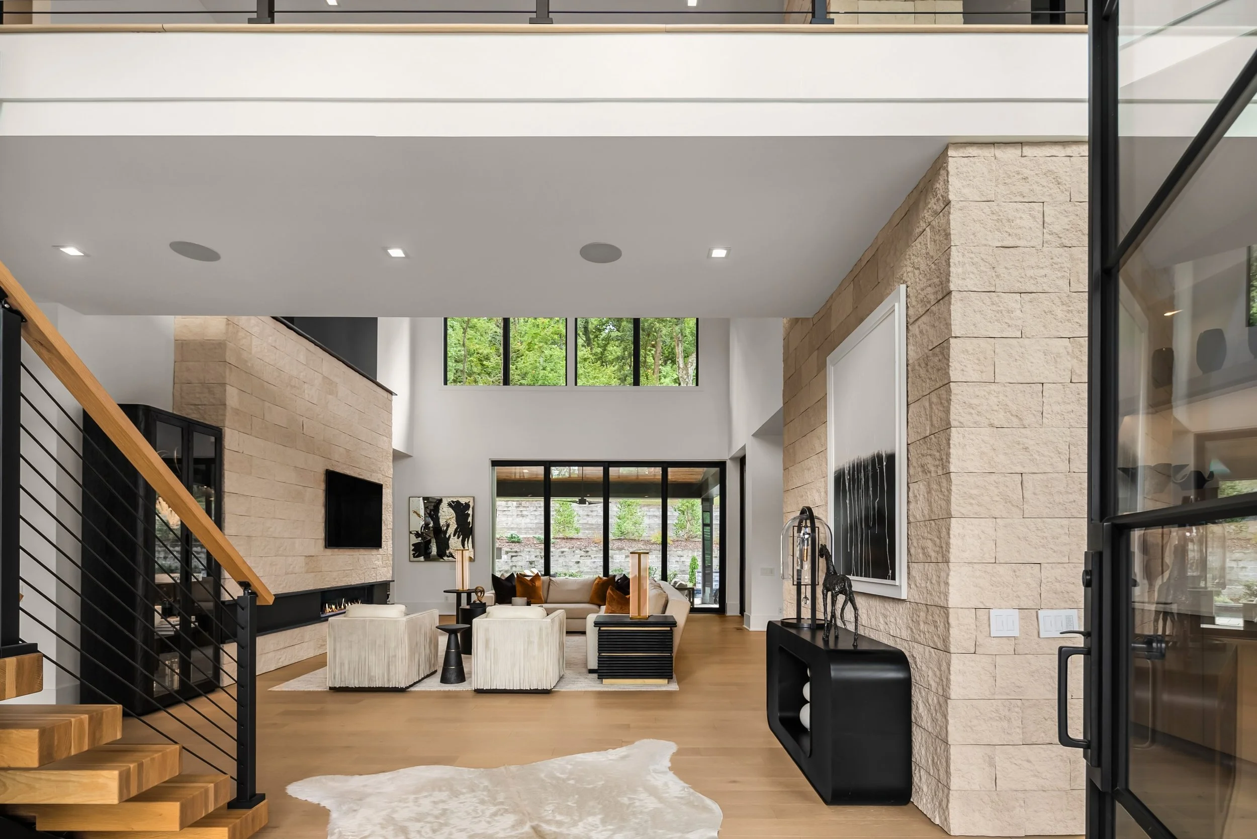 Open floor plans done right 🔥
Rate this living room 1-10 in the comments.