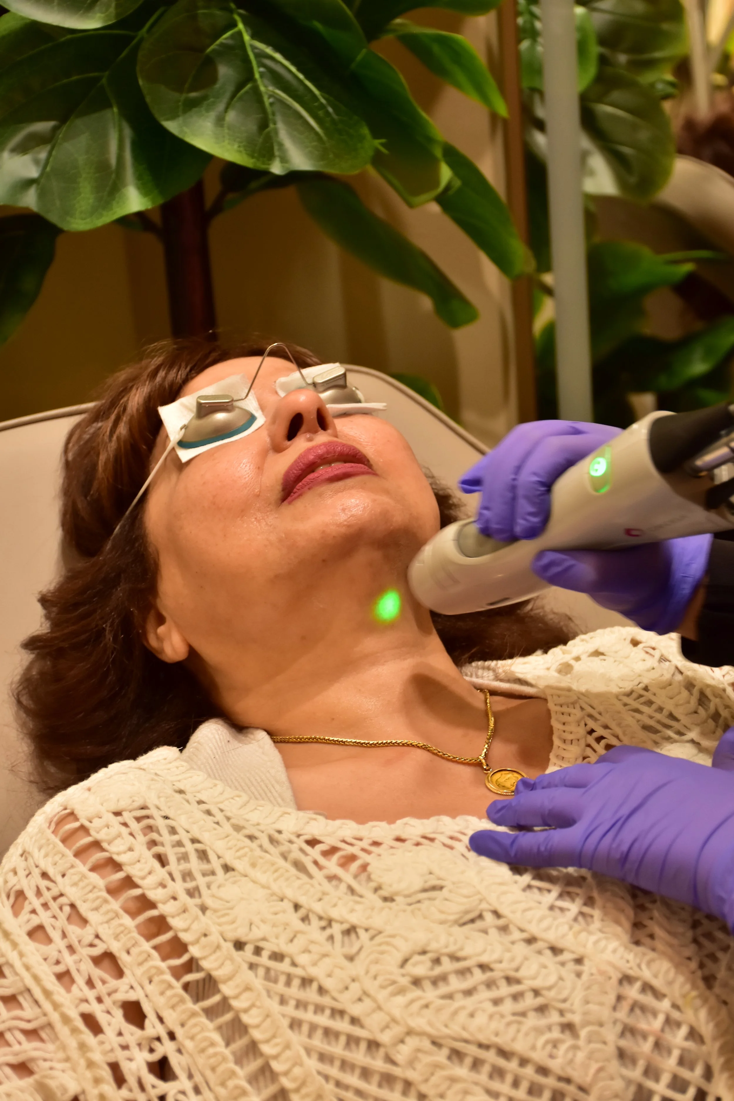 Neck Laser Women