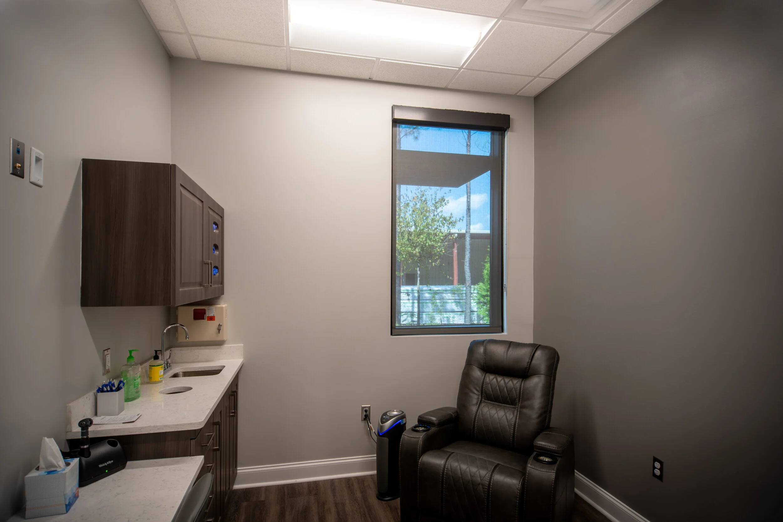 Treatment room of East Alabama Asthma and Allergy building