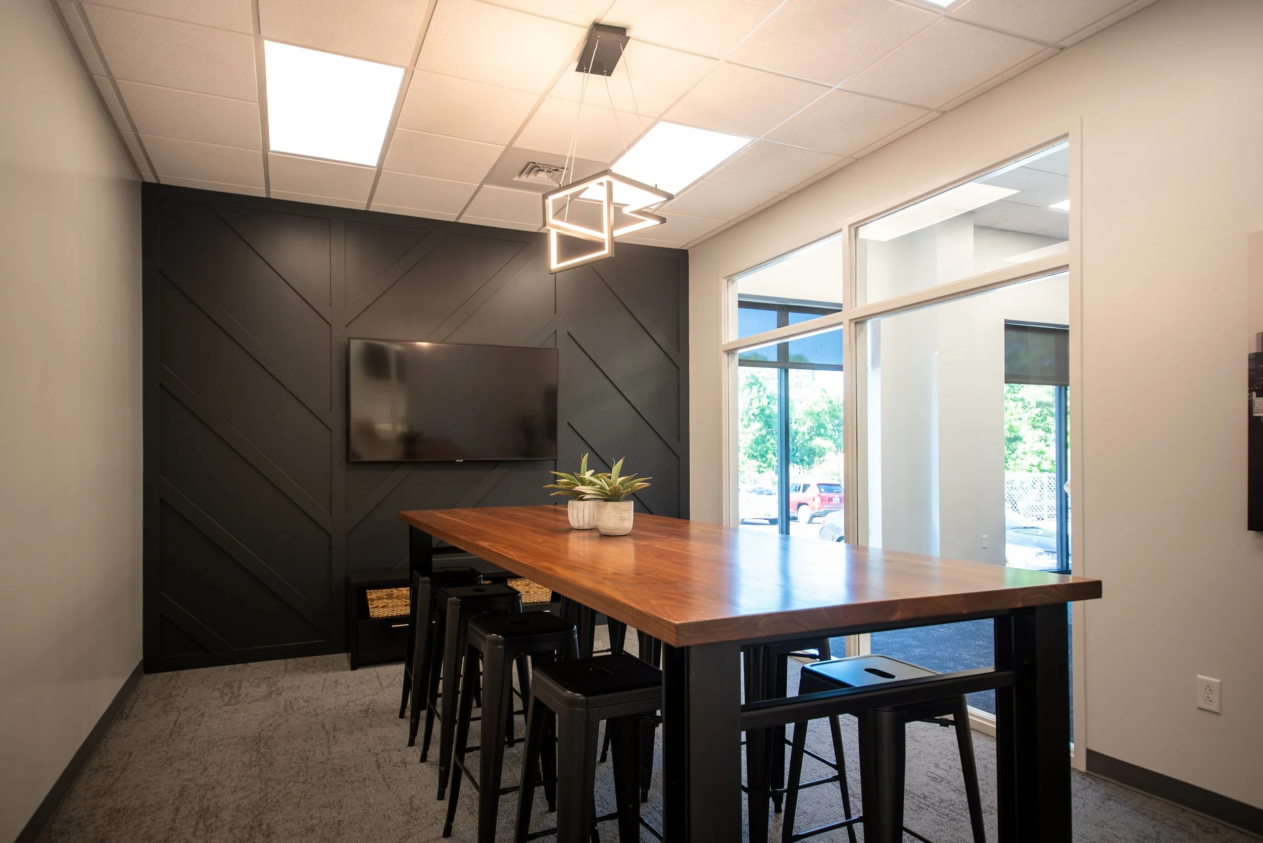 chic soul 10 person conference room.jpg