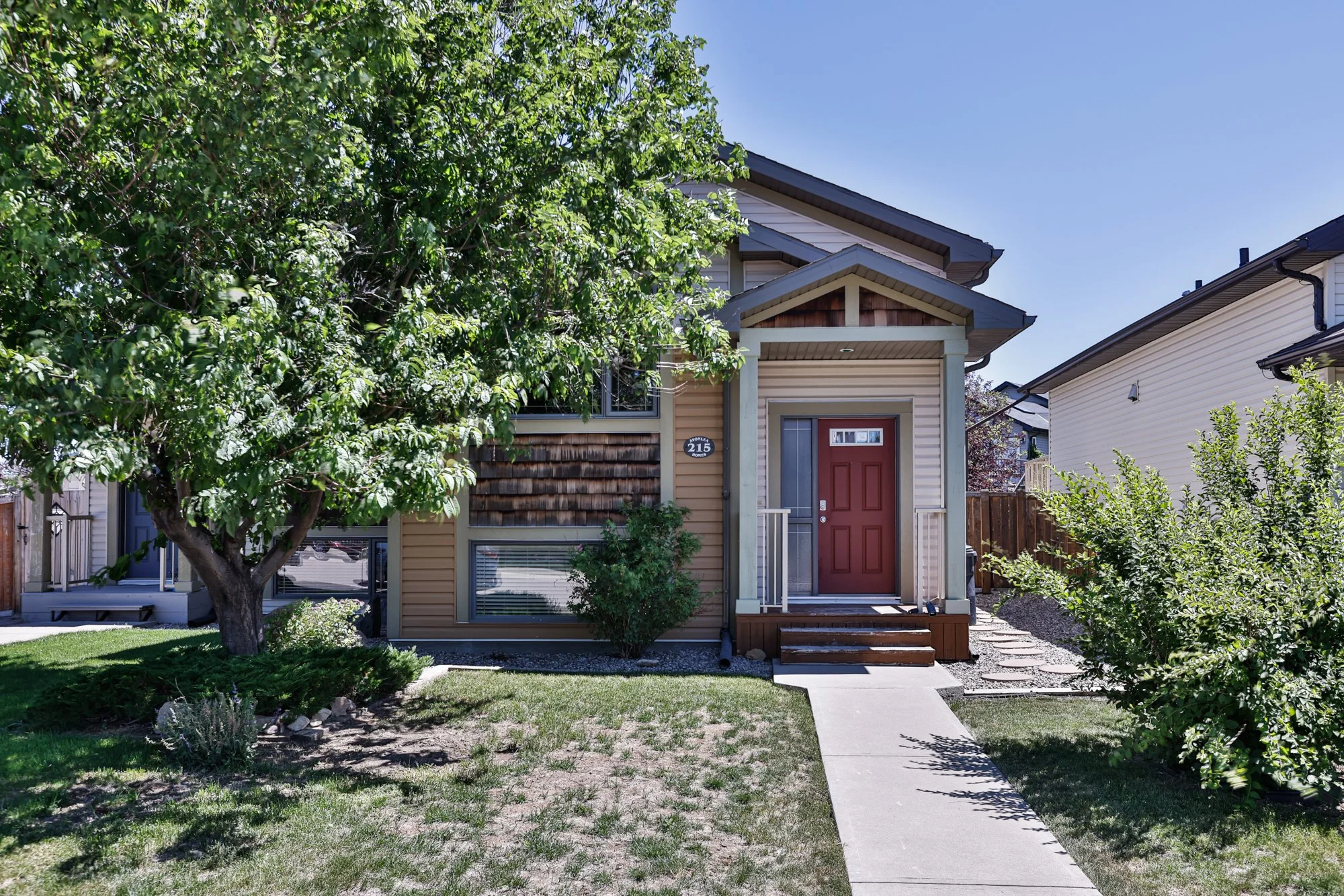 FOR SALE 

215 Haru Moriyama Place North
Lethbridge, AB
FULLY DEVELOPED
In Legacy!! North Lethbridge!!
4 Bedrooms
2 Full Bathrooms
No condo fees!!!
Private backyard and parking area in the backyard
1 bedroom and 1 bathroom up and 3 bedrooms and the 2