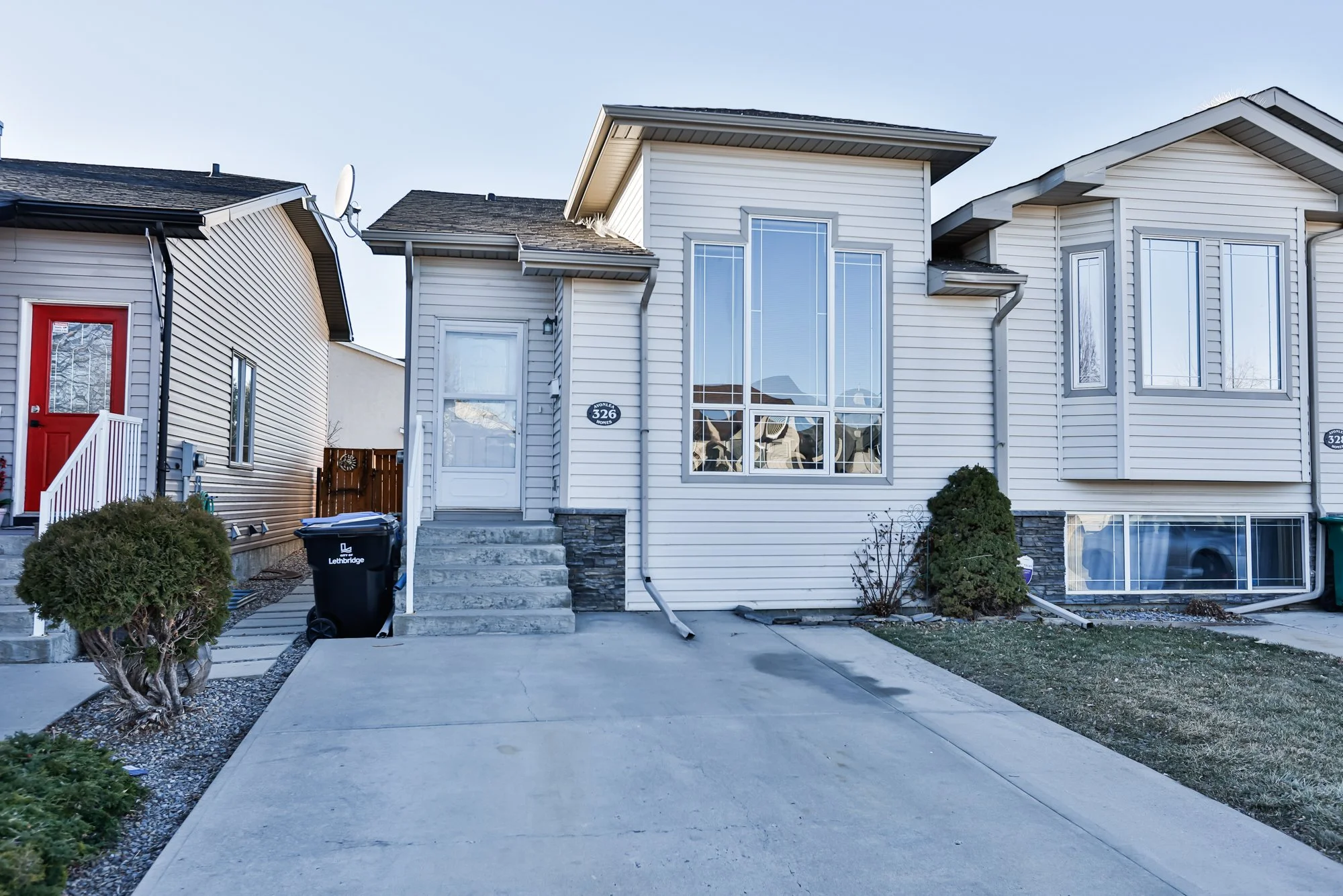 FOR SALE

326 Lynx Cres North
Lethbridge, AB
4 Level Split
2 Bedrooms
1 Bathroom
4th level, basement could have 1 more bathroom and bedroom developed.
A/C, fully landscaped

NO CONDO FEES

MLS® Number: A2286677