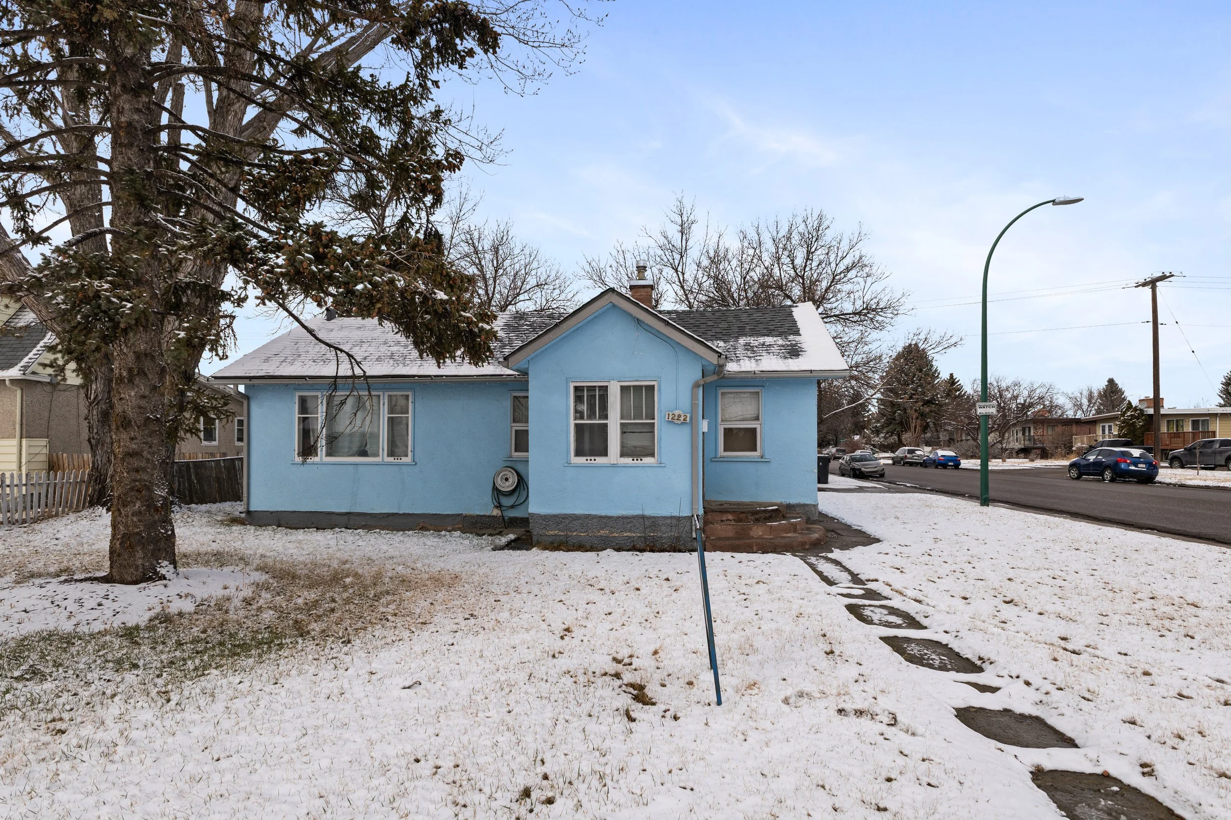 
SOLD

1222 13 Street North
Lethbridge, AB
3 Bedrooms
1 Bathroom
Single detached garage
7944sqft lot!

MLS® Number: A2206578
