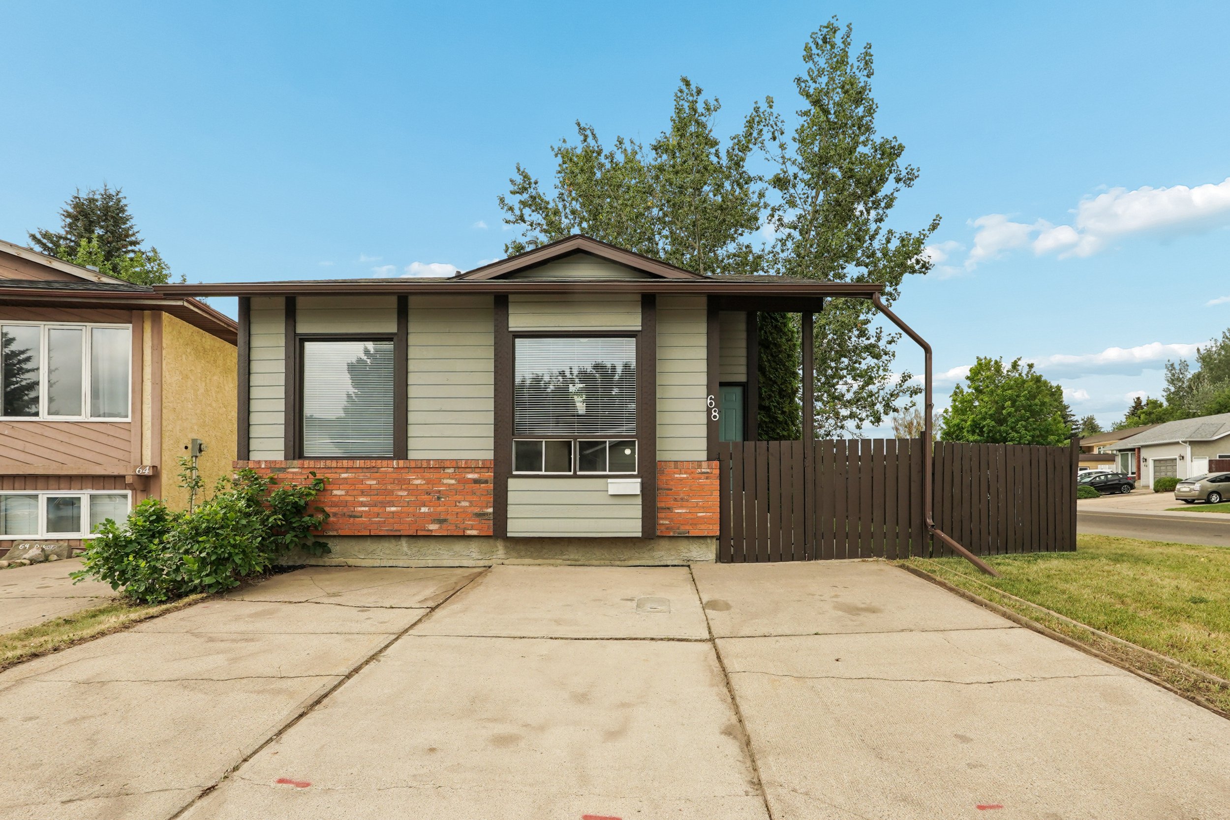 FOR SALE

68 Dakota Road West
Lethbridge, AB
FULLY DEVELOPED
Detached!
4 Bedrooms
2 Full Bathrooms
Corner lot with private backyard
2 Car parking pad
Near the University of Lethbridge!!!

MLS® Number: A2335899