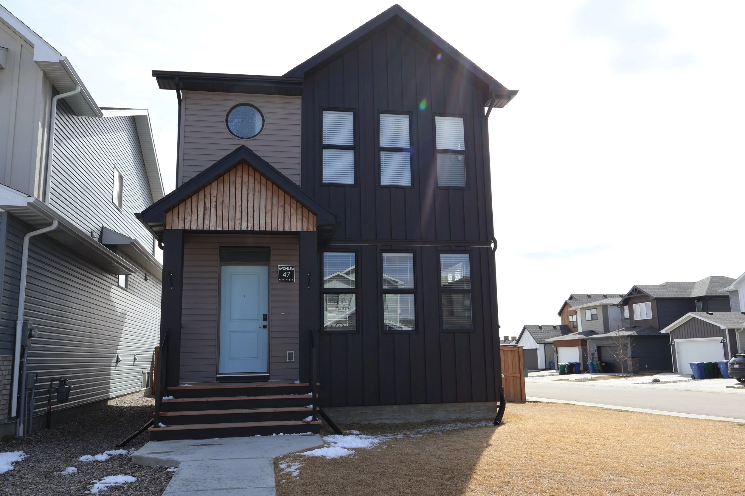 FOR SALE

47 Blackwolf Pass North
Lethbridge, AB
FULLY DEVELOPED
In Blackwolf!! North Lethbridge!!
4 Bedrooms
3.5 Bathrooms
Double Parking Pad
Quartz Countertops
A/C and fully landscaped (partial fence)
Large Backyard with Alley Access
Open Concept L