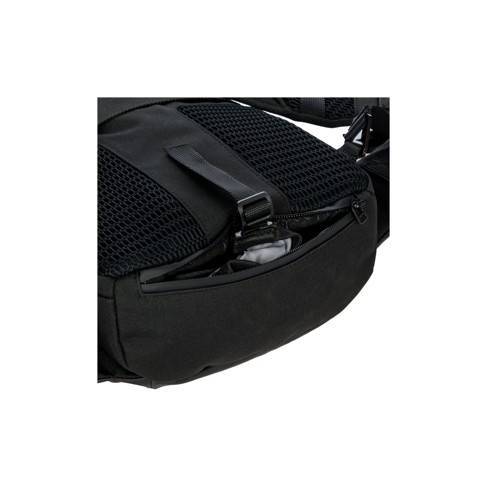 Porsche Design Urban Eco Cycling Backpack in Black (OCL01608.001), view 10