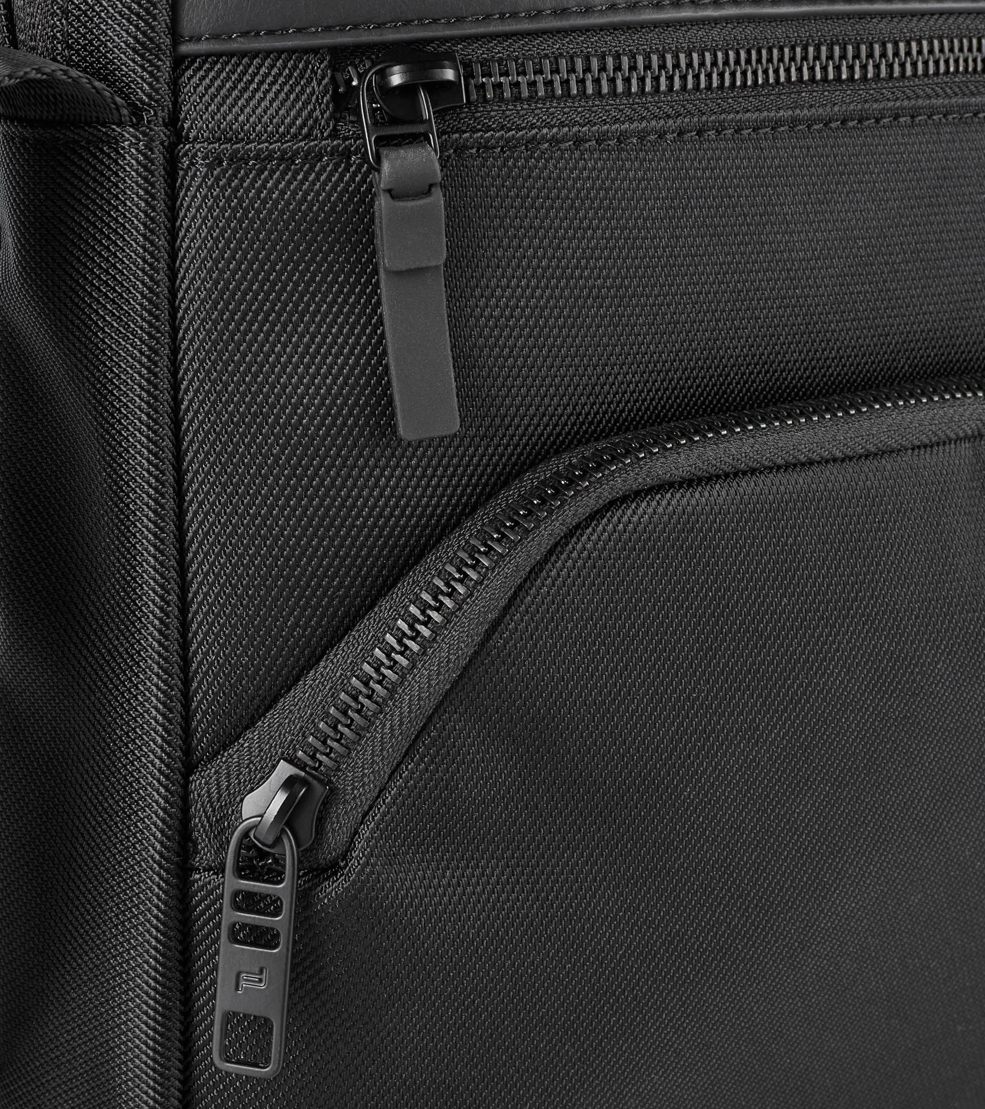 Porsche Design Voyager Nylon Shoulder Bag L in Black (OVY01526.001), view 6