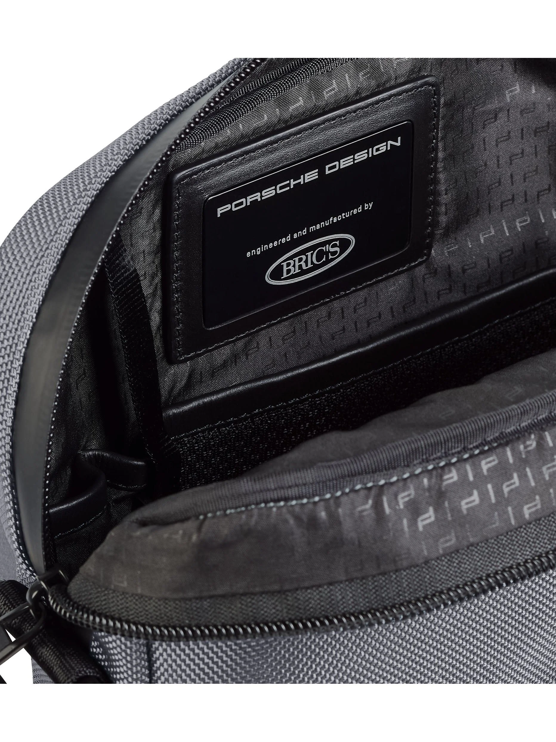 Porsche Design Roadster Pro Shoulder Bag XS in Anthracite (OVL01510.004), view 4