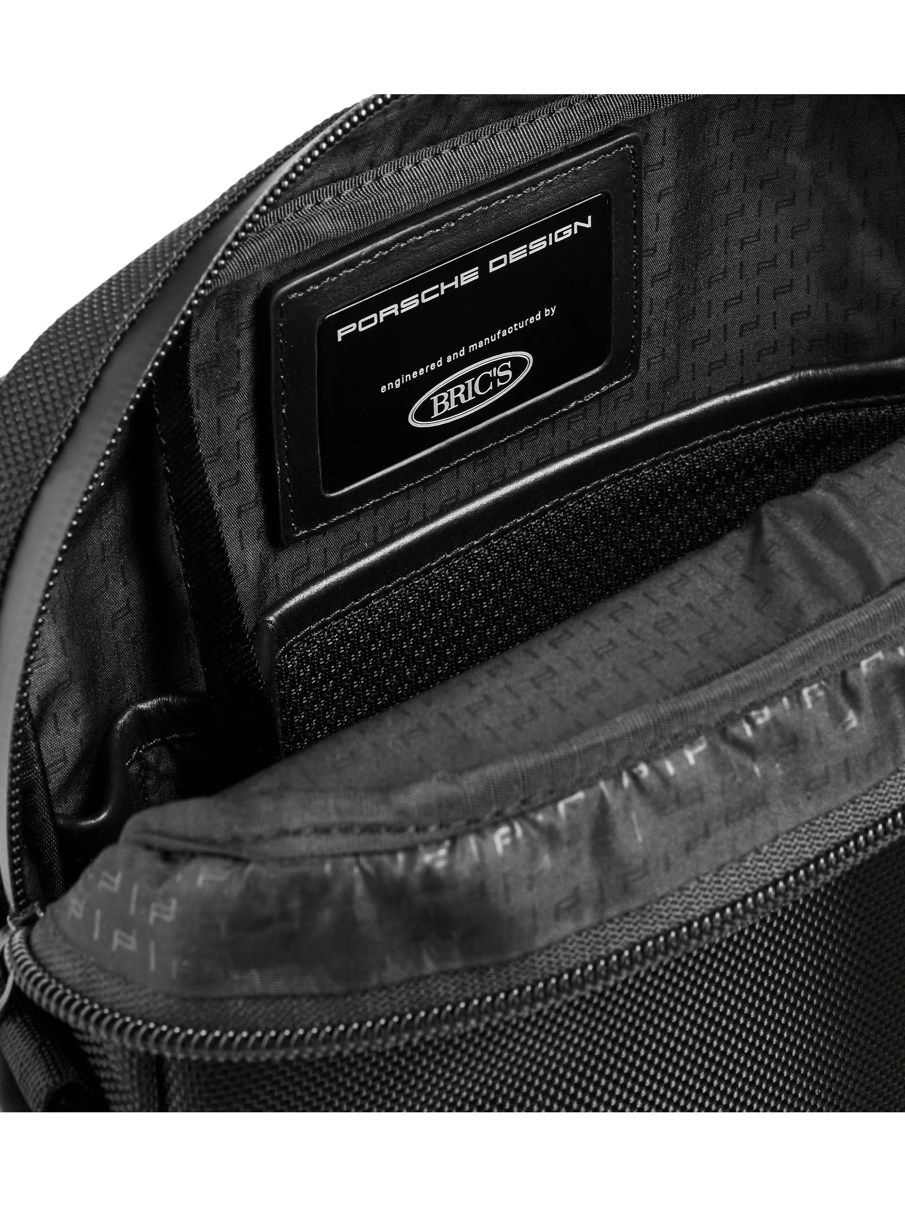 Porsche Design Roadster Pro Shoulder Bag XS in Black (OVL01510.001), view 4