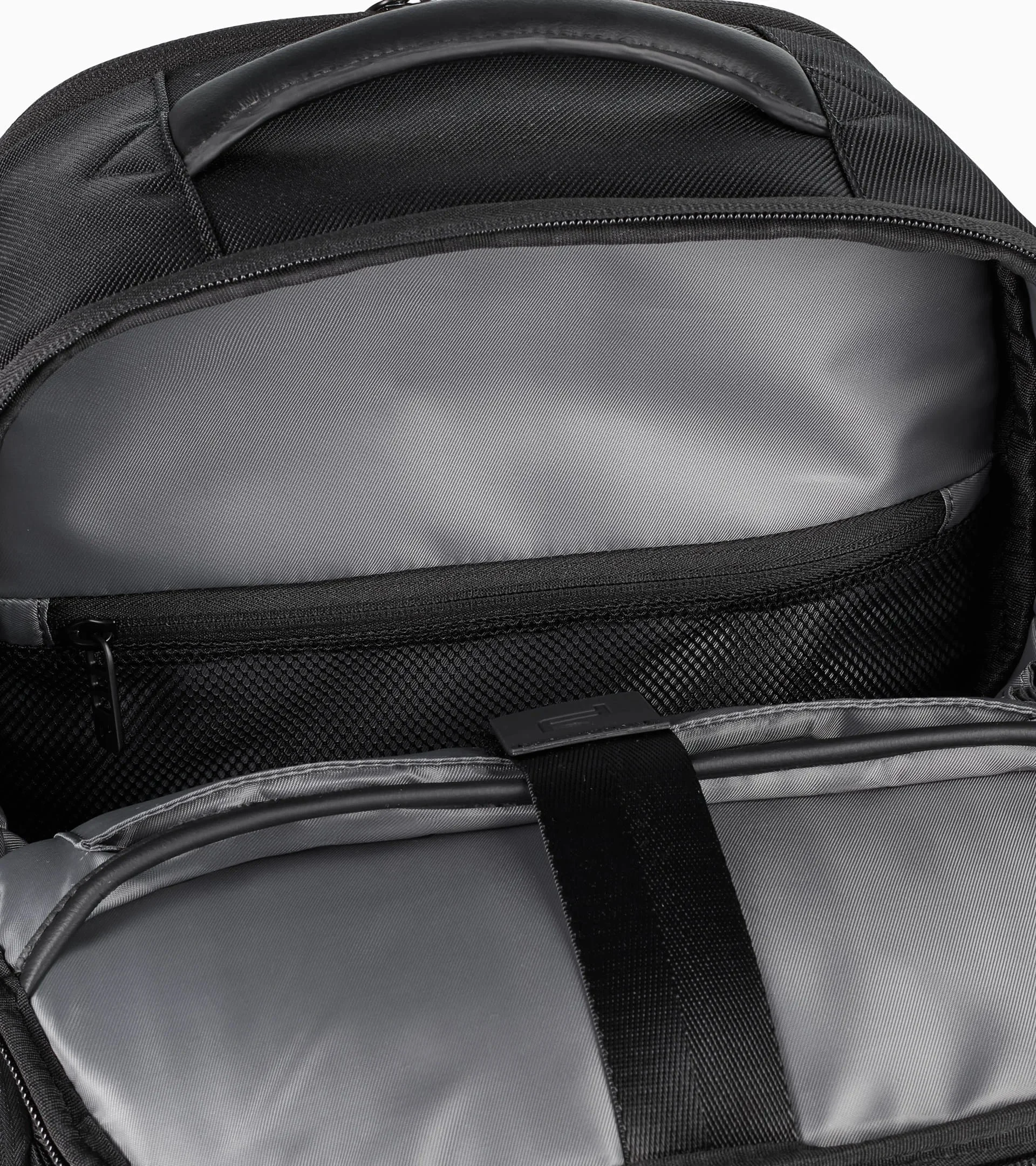 Porsche Design Voyager Nylon Backpack M in Black (OVY01627.001), view 4
