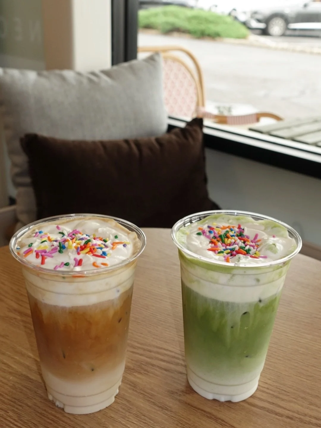 CAKES &amp; CANDLES LATTE🎂
To celebrate our Soft Opening, we&rsquo;re serving two limited-time birthday cake-inspired drinks:
Birthday Cake Cold Foam Matcha🍵
Birthday Cake Cold Foam Latte☕️

If you had to pick one... which are you choosing? 

📍Tin