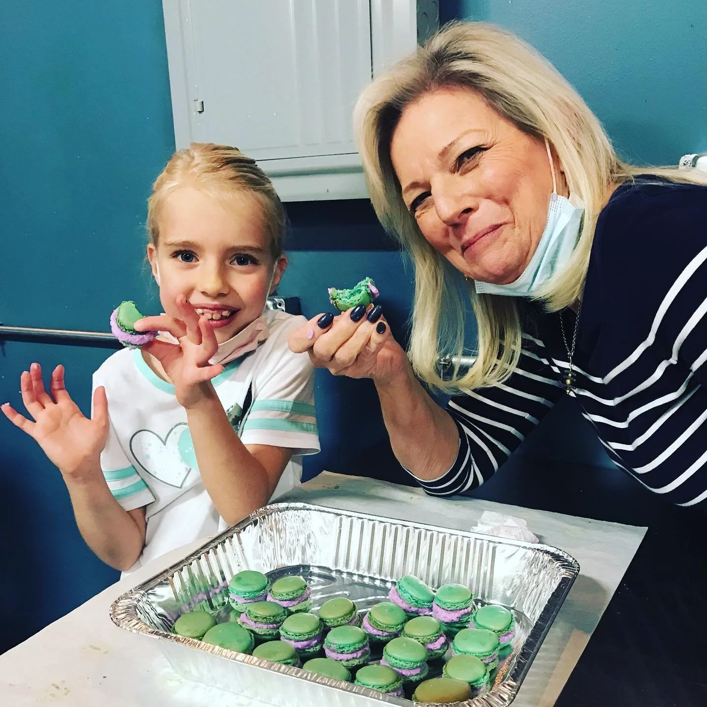 Bake & Bond Macarons: MOKENA - 1/17