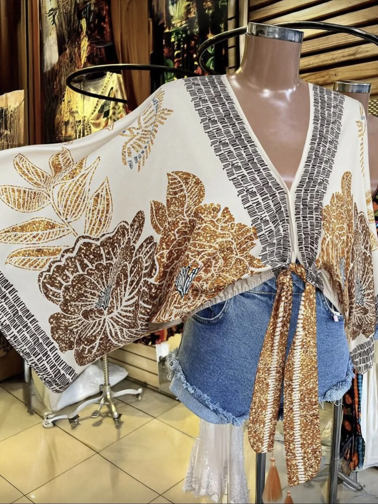 Batwig V-Neck Vintage Resort Casual Blouse