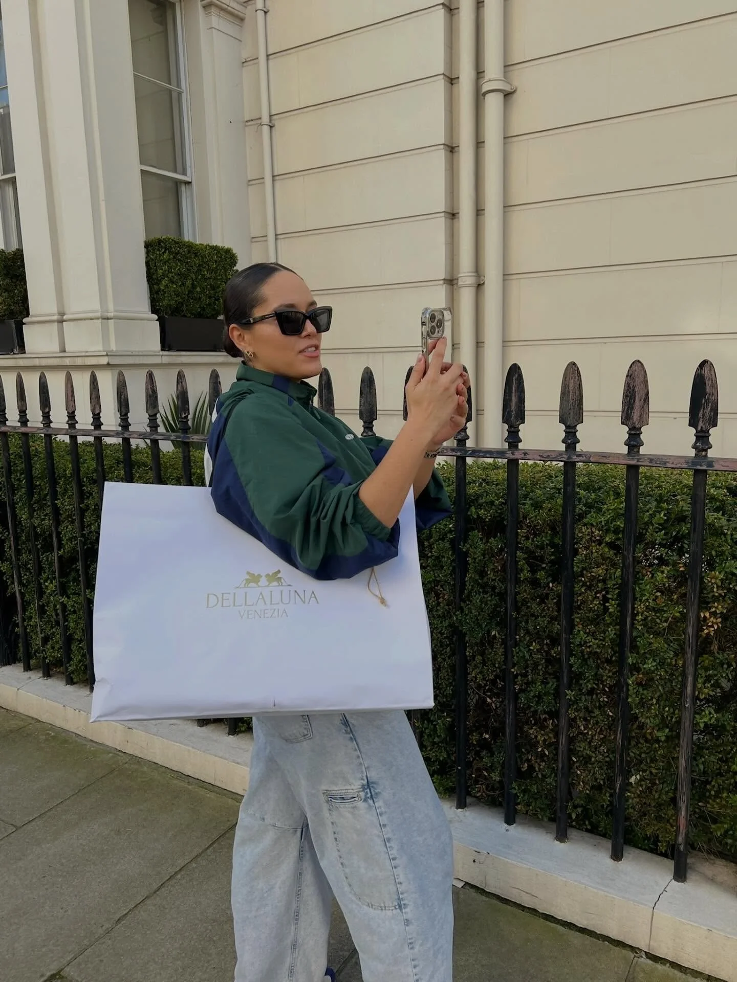 I loveeeeee putting looks together and setting vibes - creating a Mood!

Whether it&rsquo;s for events or on set for shoots! Working with designers to bring their whole vision to life. 

BTS of me loving styling the beautiful @silvia_dellaluna for he