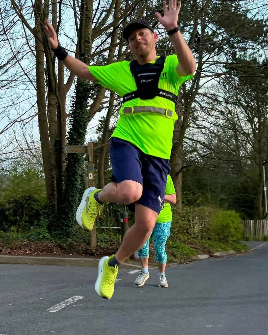 Clocks go forward, energy goes UP ⏰➡️🔥
Lighter evenings = faster miles (and bigger leaps 😅)

Who&rsquo;s ready to chase those spring miles with us? 🌱🏃&zwj;♂️
#SpringRunning #ClocksForward #RunClubVibes