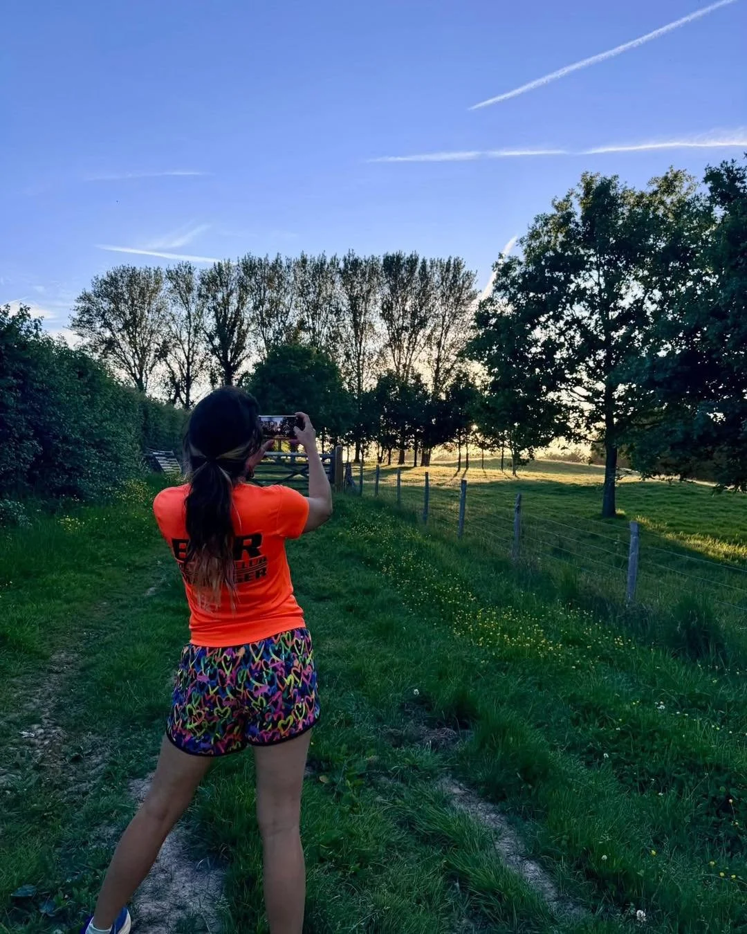 📸 Sometimes the best part of a run isn't the run itself.

It's the moment you stop.

The moment you notice the golden light breaking through the trees, the colours in the sky, or a view you've passed a hundred times before but never truly appreciate