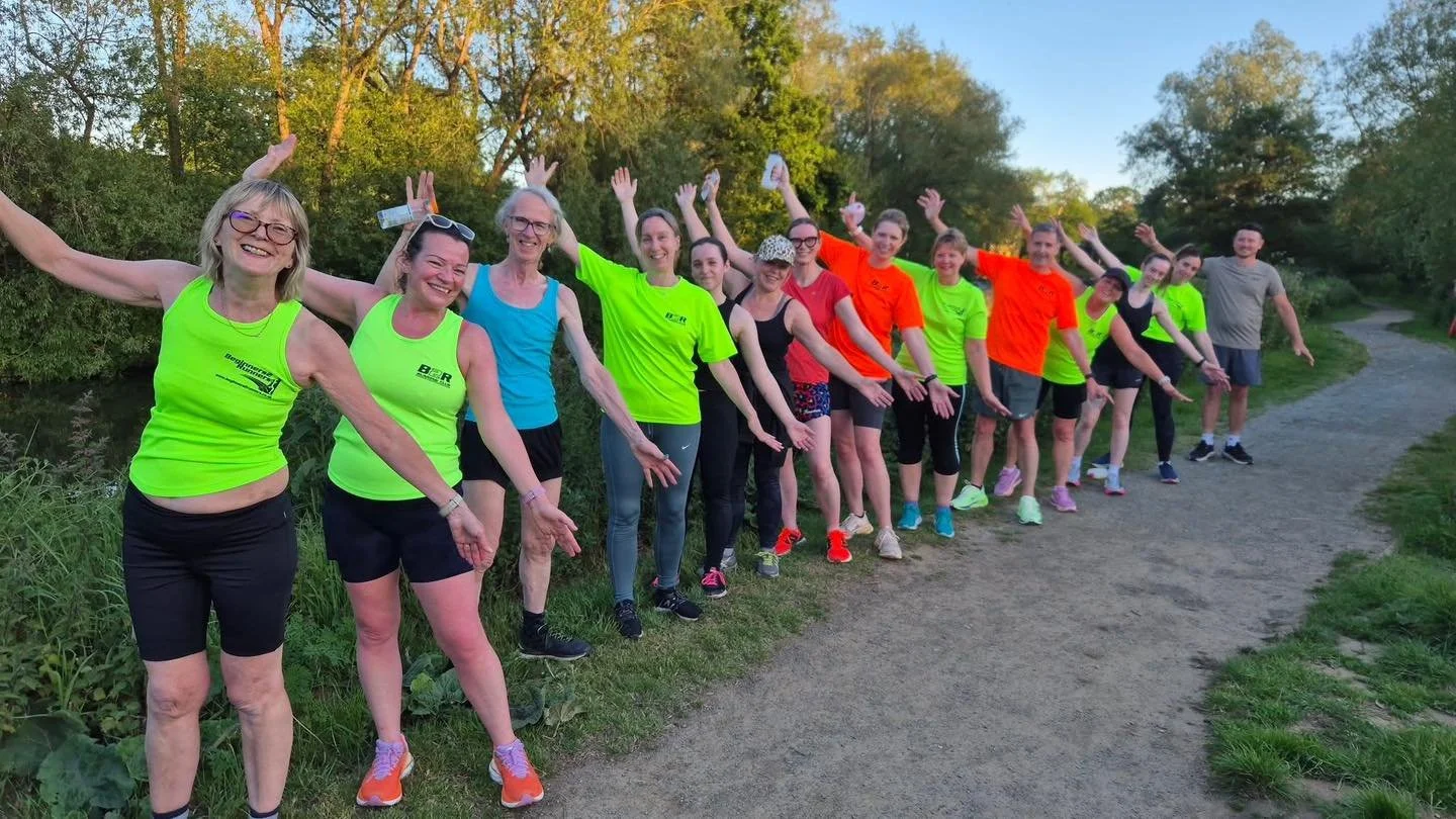 ➡️ Comparison is the thief of joy.

The runner at the front.
The runner at the back.
The runner taking walk breaks.
The runner chasing a PB.

They're all runners.

Everyone's journey looks different, and success isn't measured by someone else's pace&