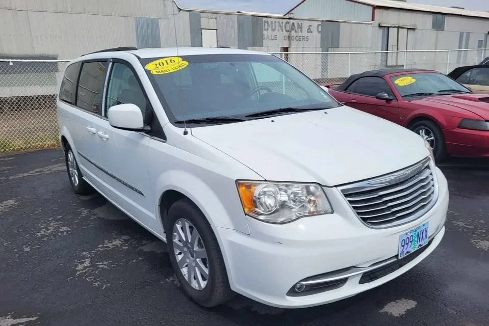 2016 Chrysler Town &amp; Country