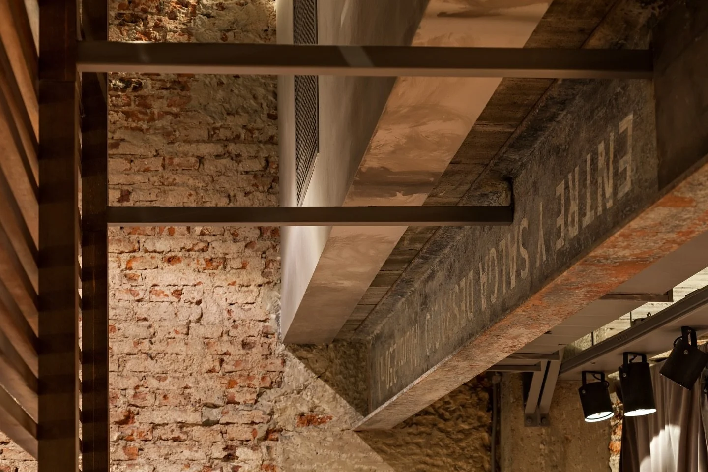 . COMPLOT AGUIRRE

Proyecto, Dise&ntilde;o Interior y Ejecuci&oacute;n de Obra.
