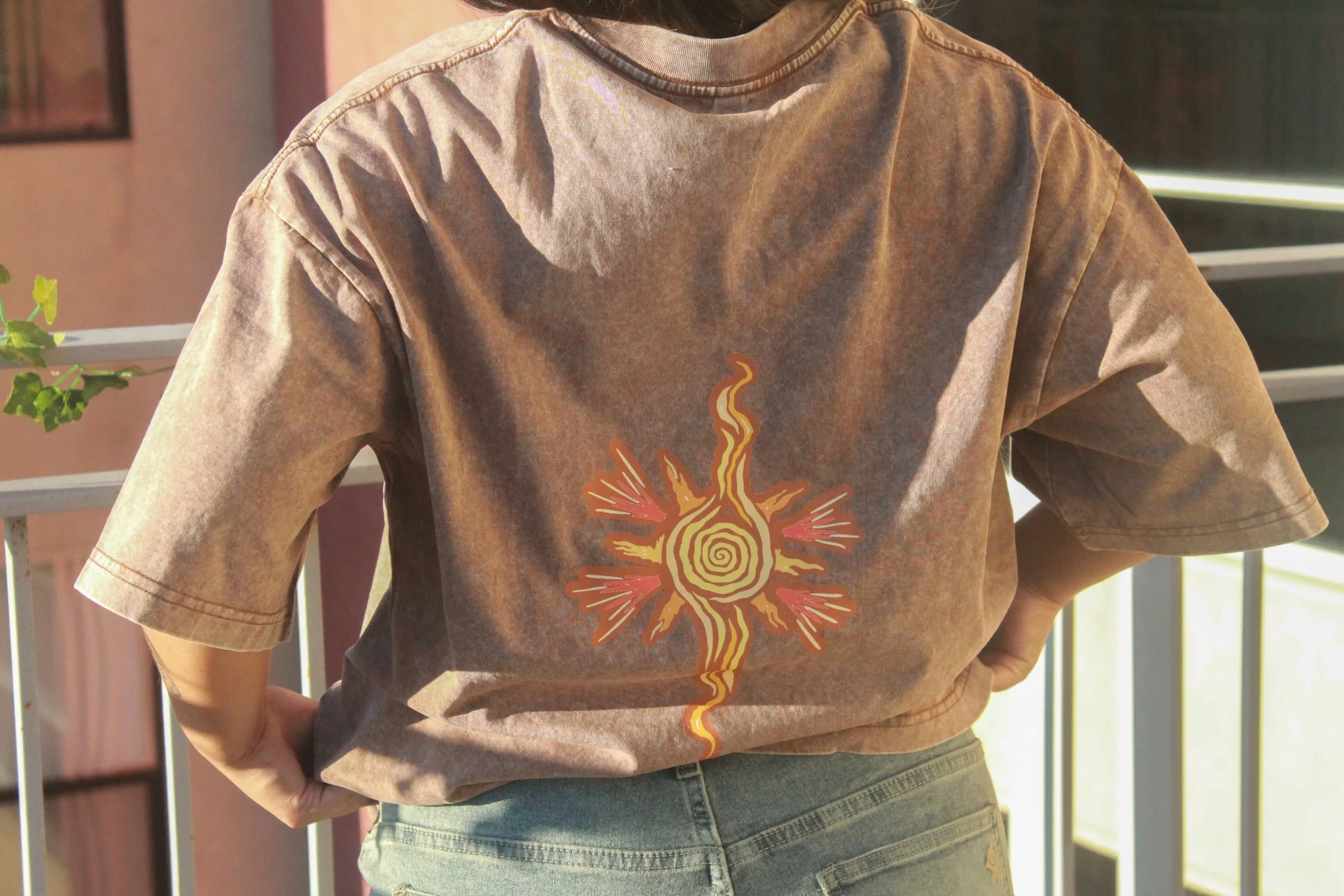 (Back) beauty in the mundane EP T-shirt - brown
100% cotton