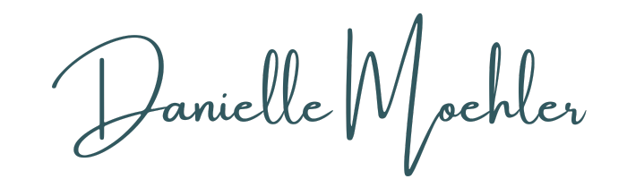 Stylized signature of Danielle Mœhler.