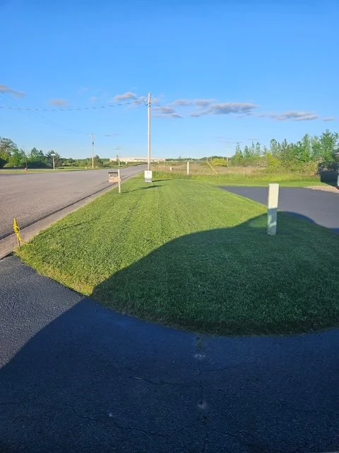 Commercial_Lawn_Pic.JPG
