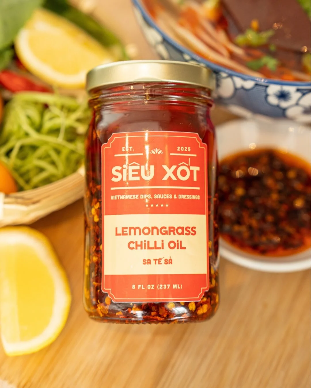 Fragrant lemongrass, rich chili heat, and endless possibilities.

Drizzle on:
🍜 Noodles
🥡 Stir fry
🥟 Dumplings

Basically&hellip; put it on everything 🤤

🔗 Explore the full collection in our bio.
.
.
.
.
.
#SieuXot #VietnameseSauce #VietnameseFl