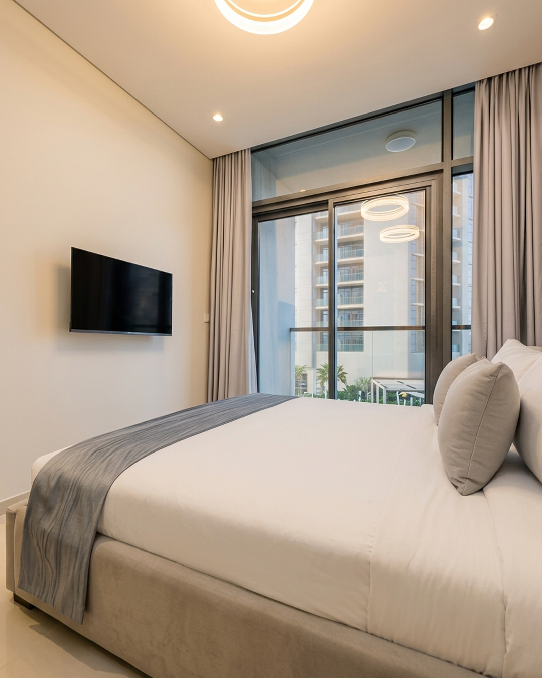 bussiness-bay-22nd-floor-02.webp