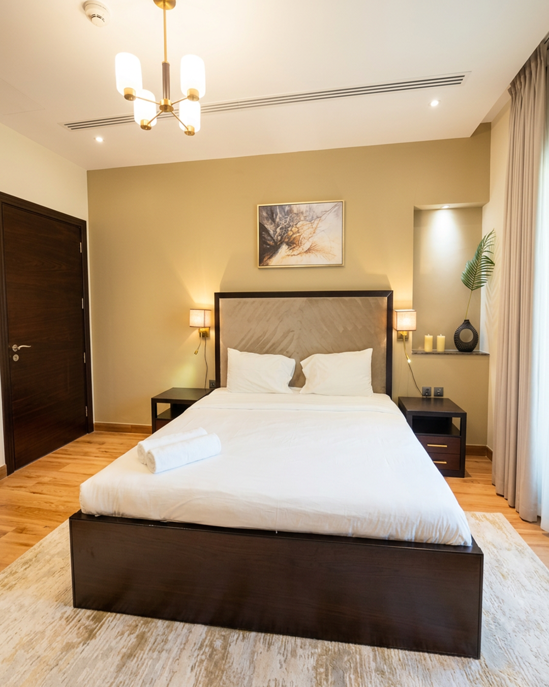 downtown-dubai-19th-floor-01.webp