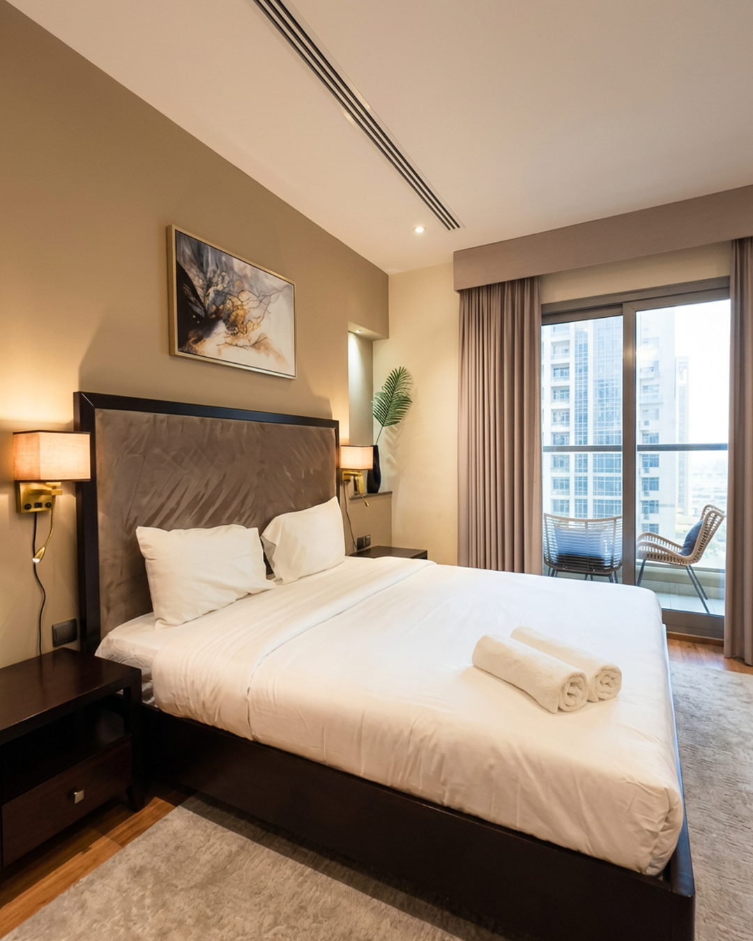 downtown-dubai-19th-floor-07.webp