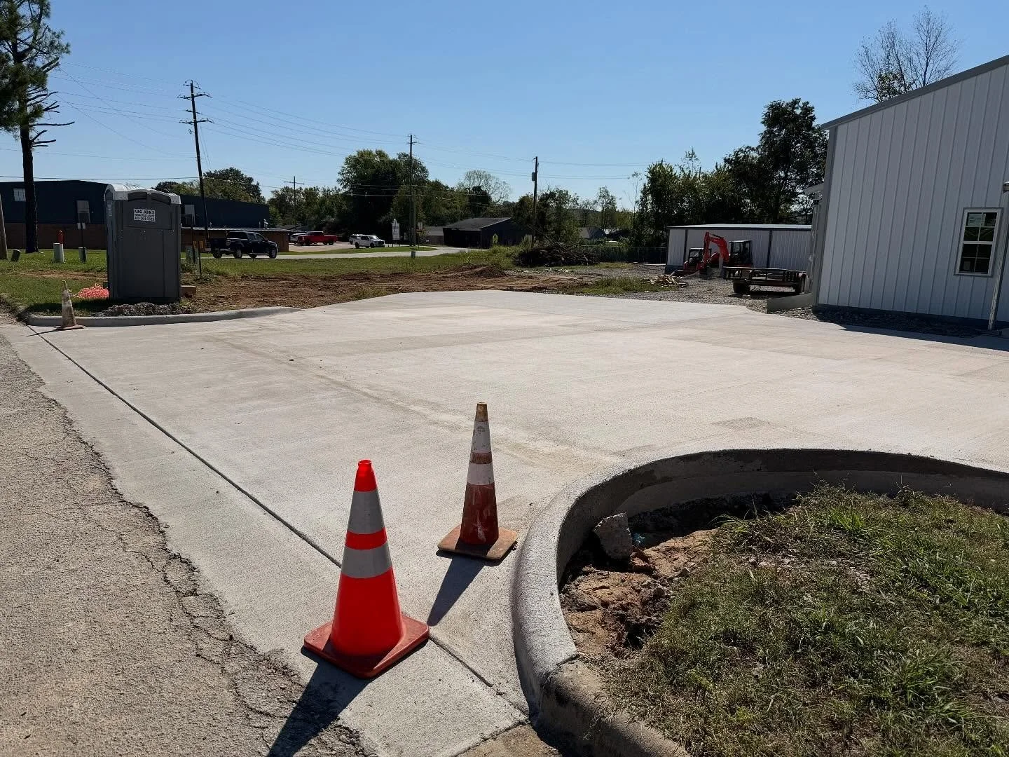 We knocked out a 2,400 sq. ft. entrance along with an 8x16 front porch for a local builder on their new climate-controlled storage units and dry storage facility.

From dirt work to concrete, our team makes sure every job is built strong and built ri